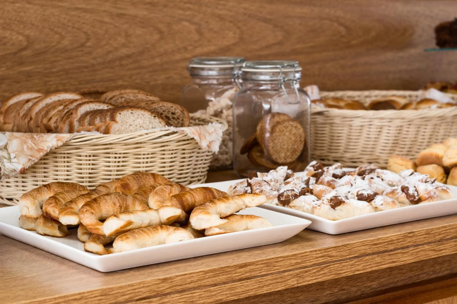 Food and drinks in Days Inn by Wyndham Montevideo