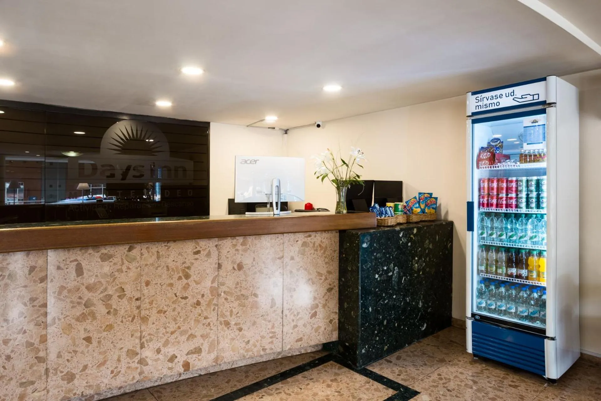 Lobby or reception in Days Inn by Wyndham Montevideo