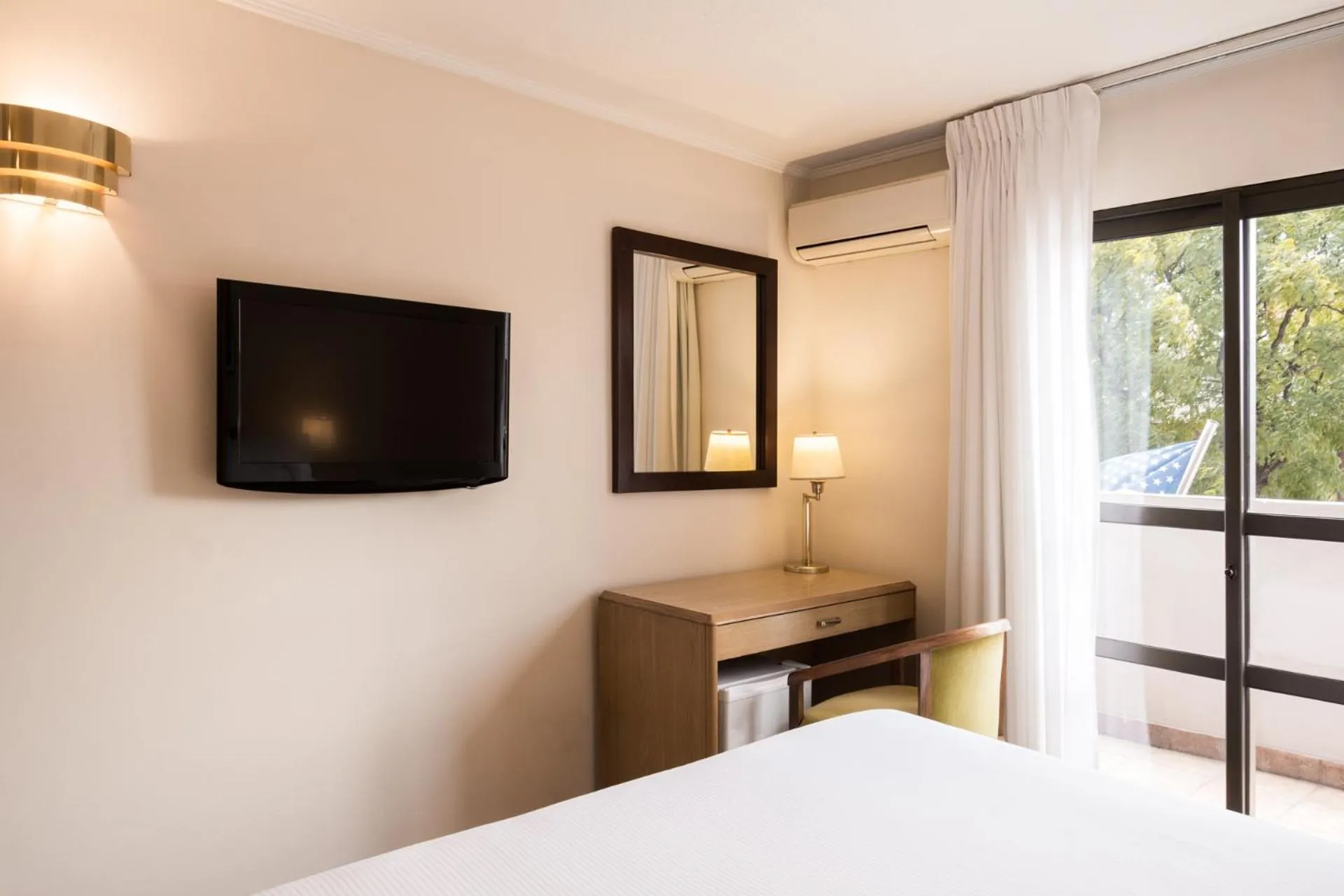 Bed in Days Inn by Wyndham Montevideo