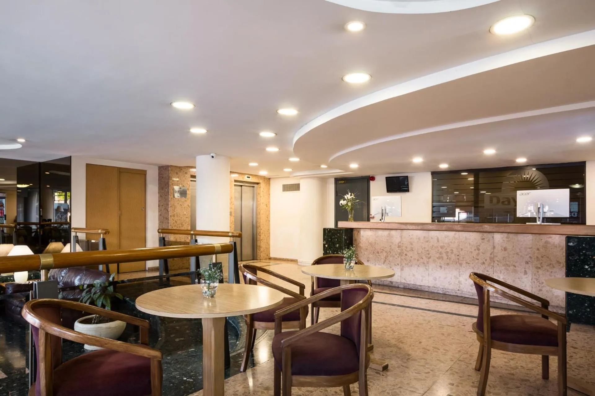 Lobby or reception in Days Inn by Wyndham Montevideo