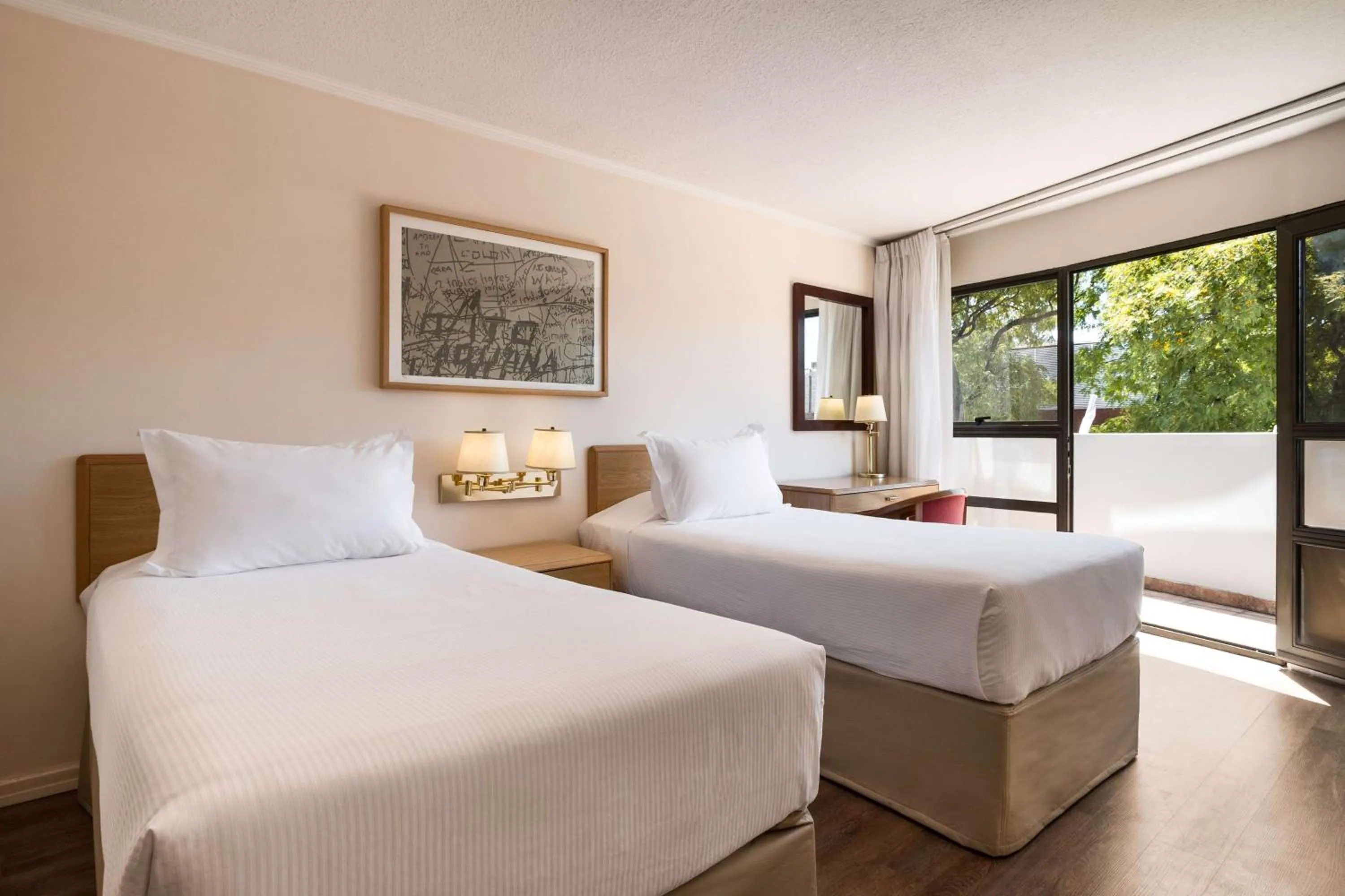 Photo of the whole room, Bed in Days Inn by Wyndham Montevideo