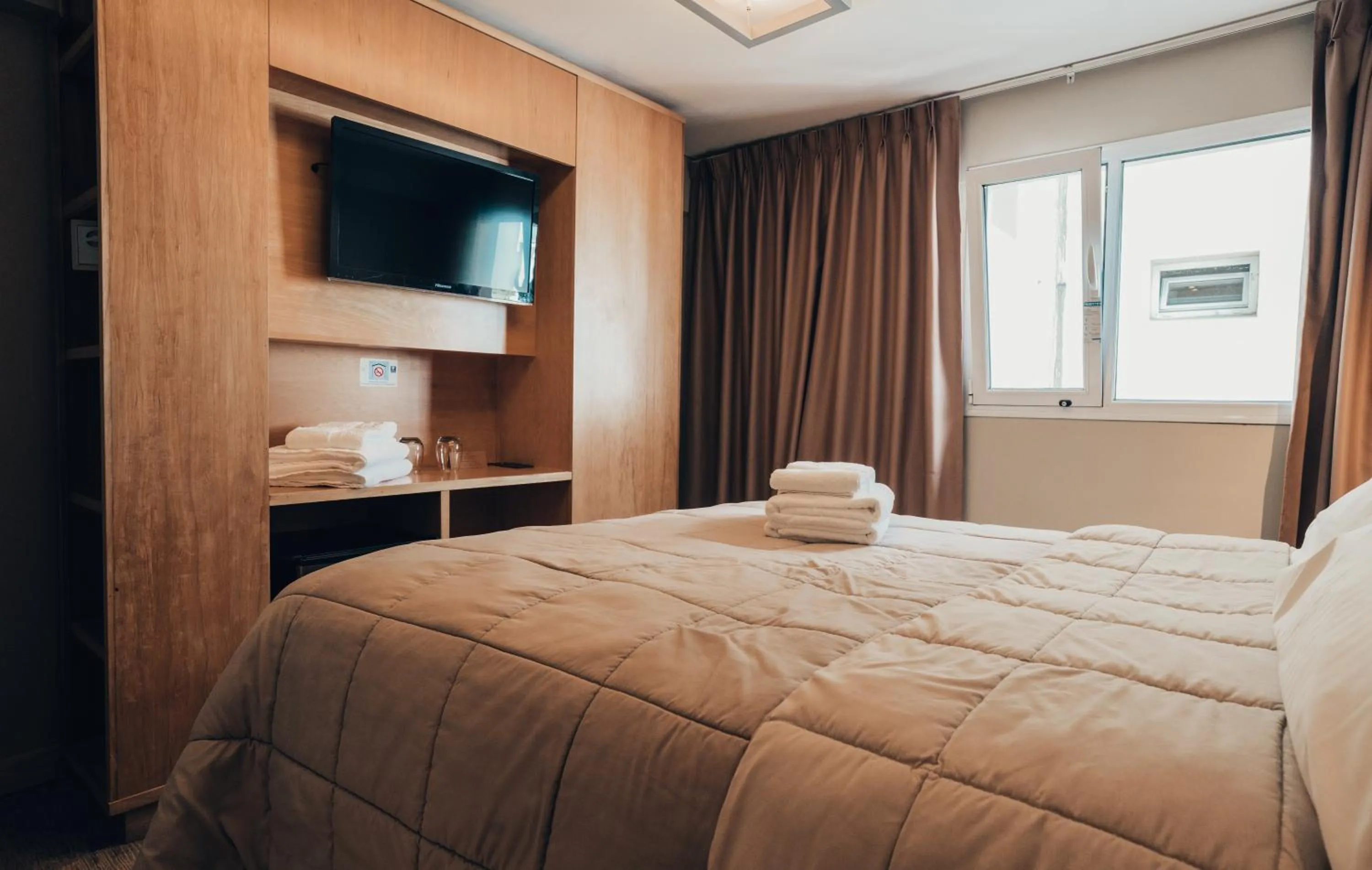 Bed in Hotel EcoSki by bund