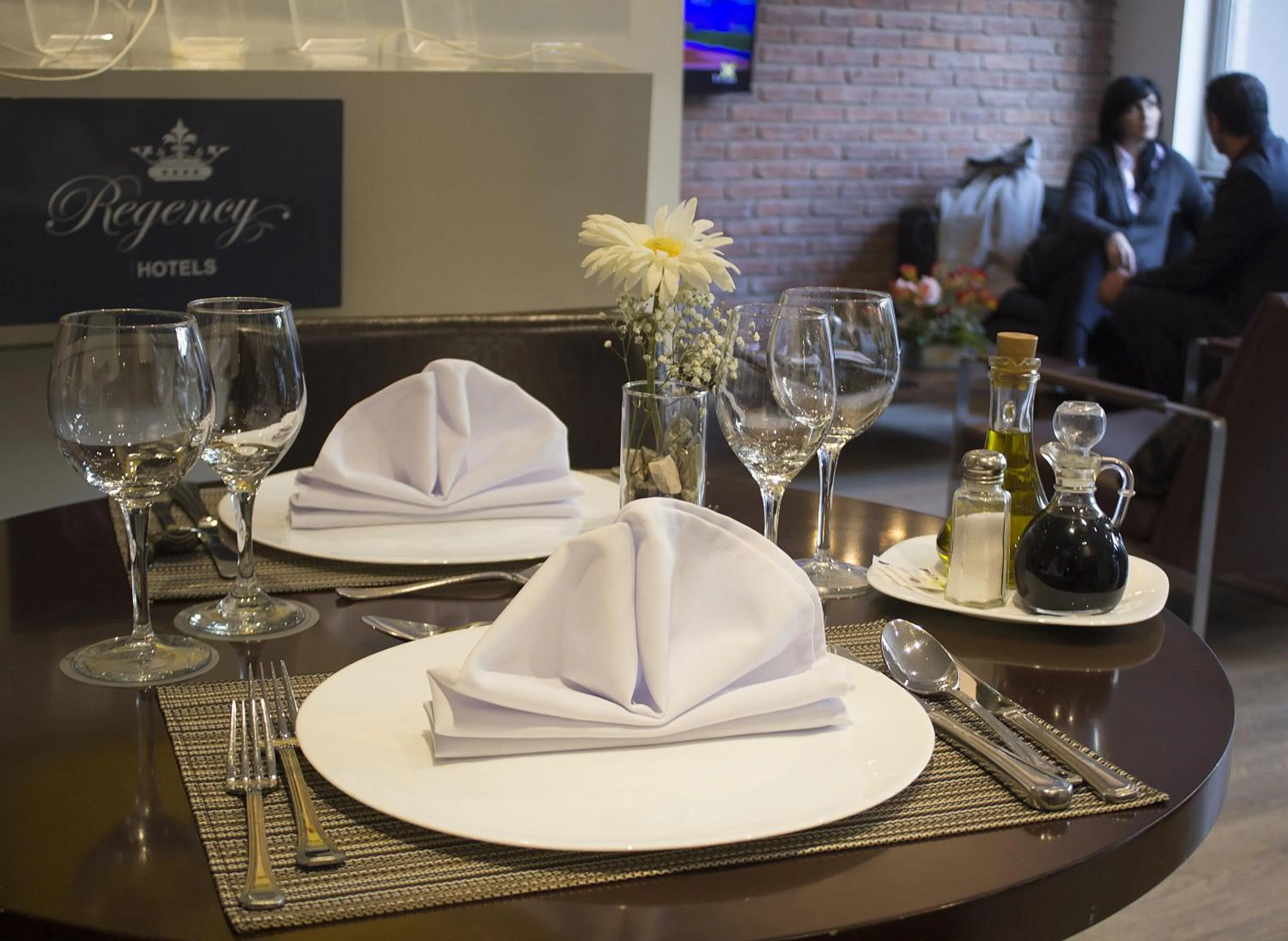 Restaurant/places to eat in Regency Golf - Hotel Urbano