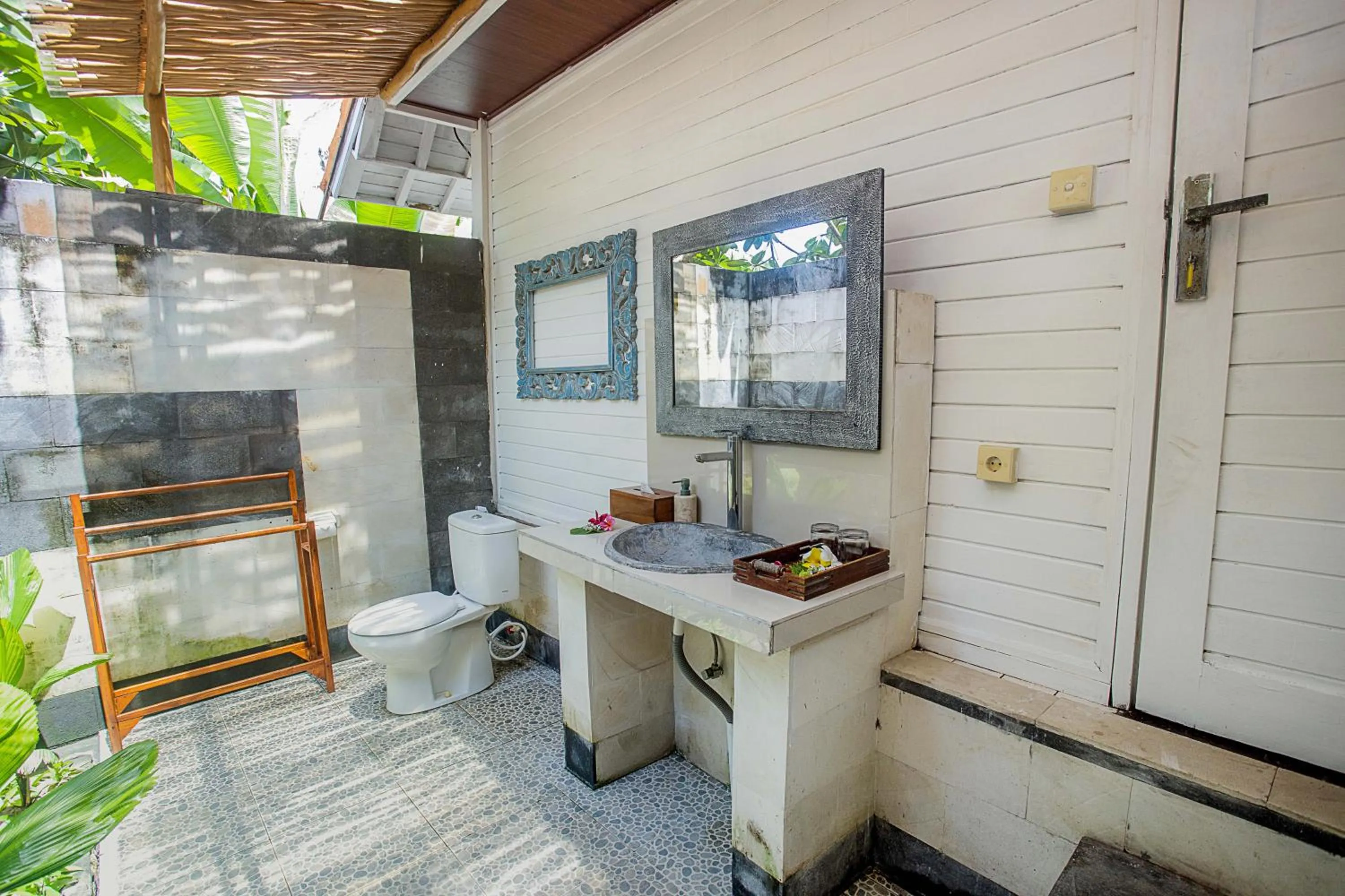 Sanghyang Bay Villas