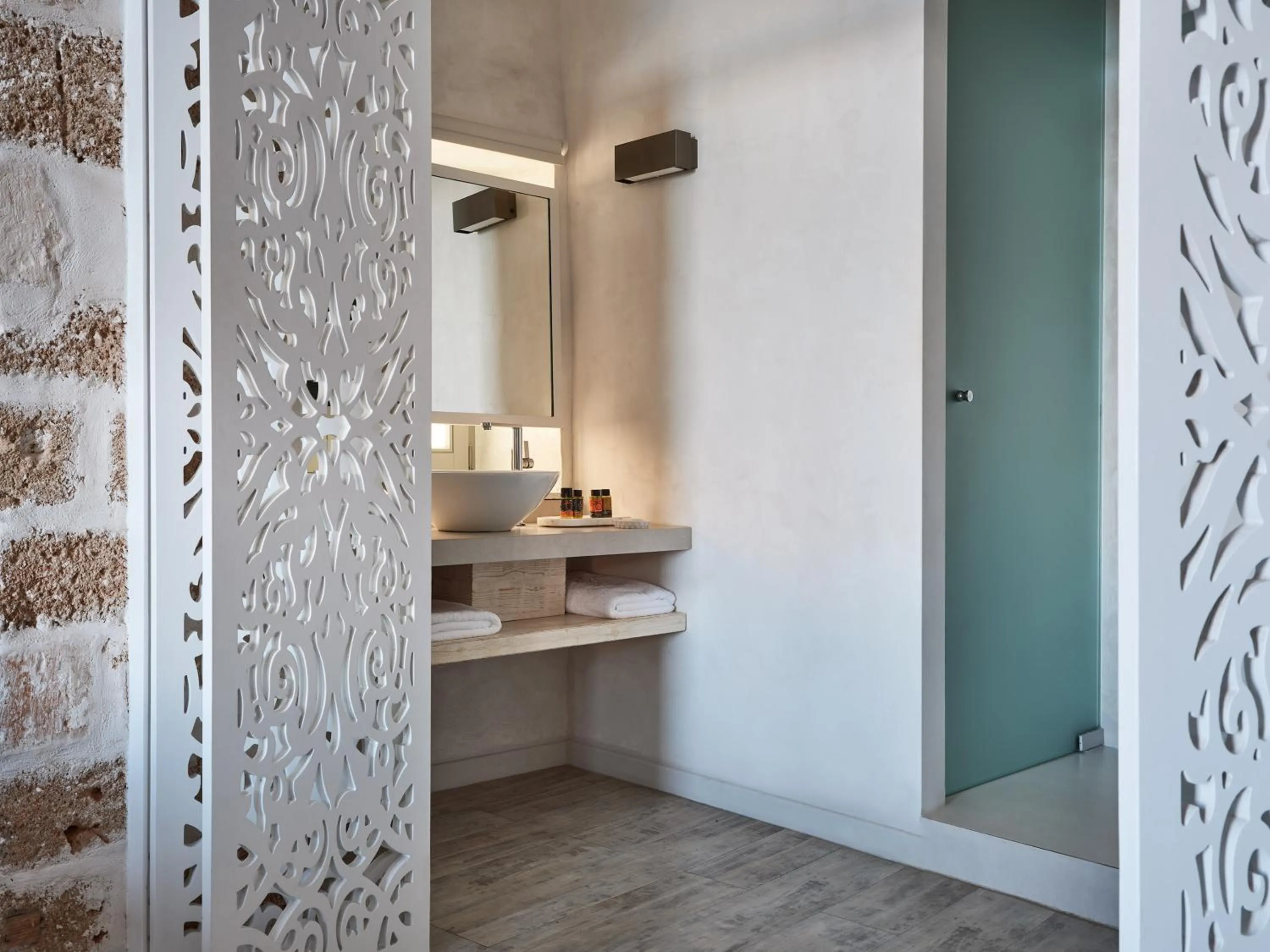 Shower in Domus Fresco