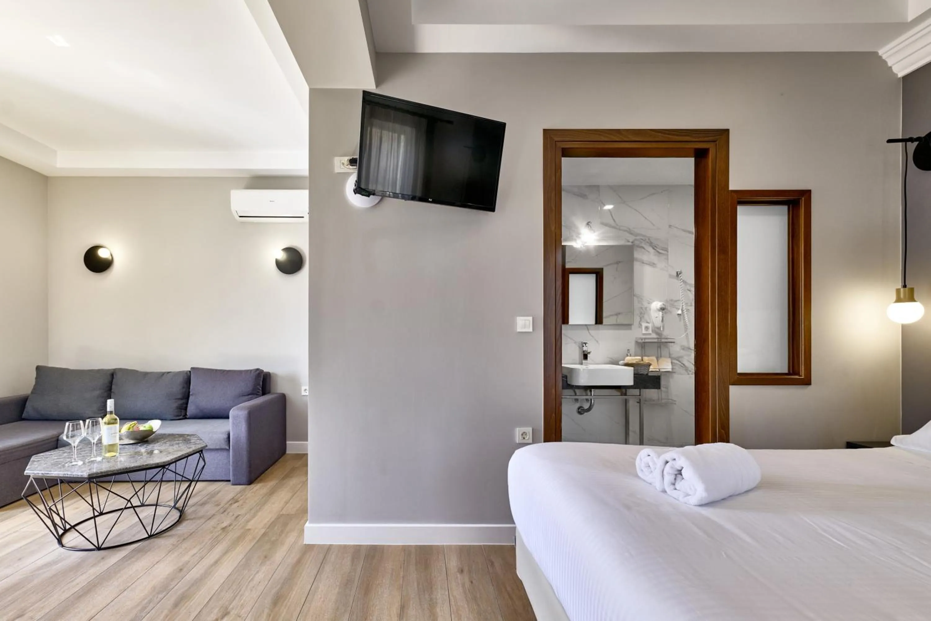 TV and multimedia, Bed in Nival Luxury Suites