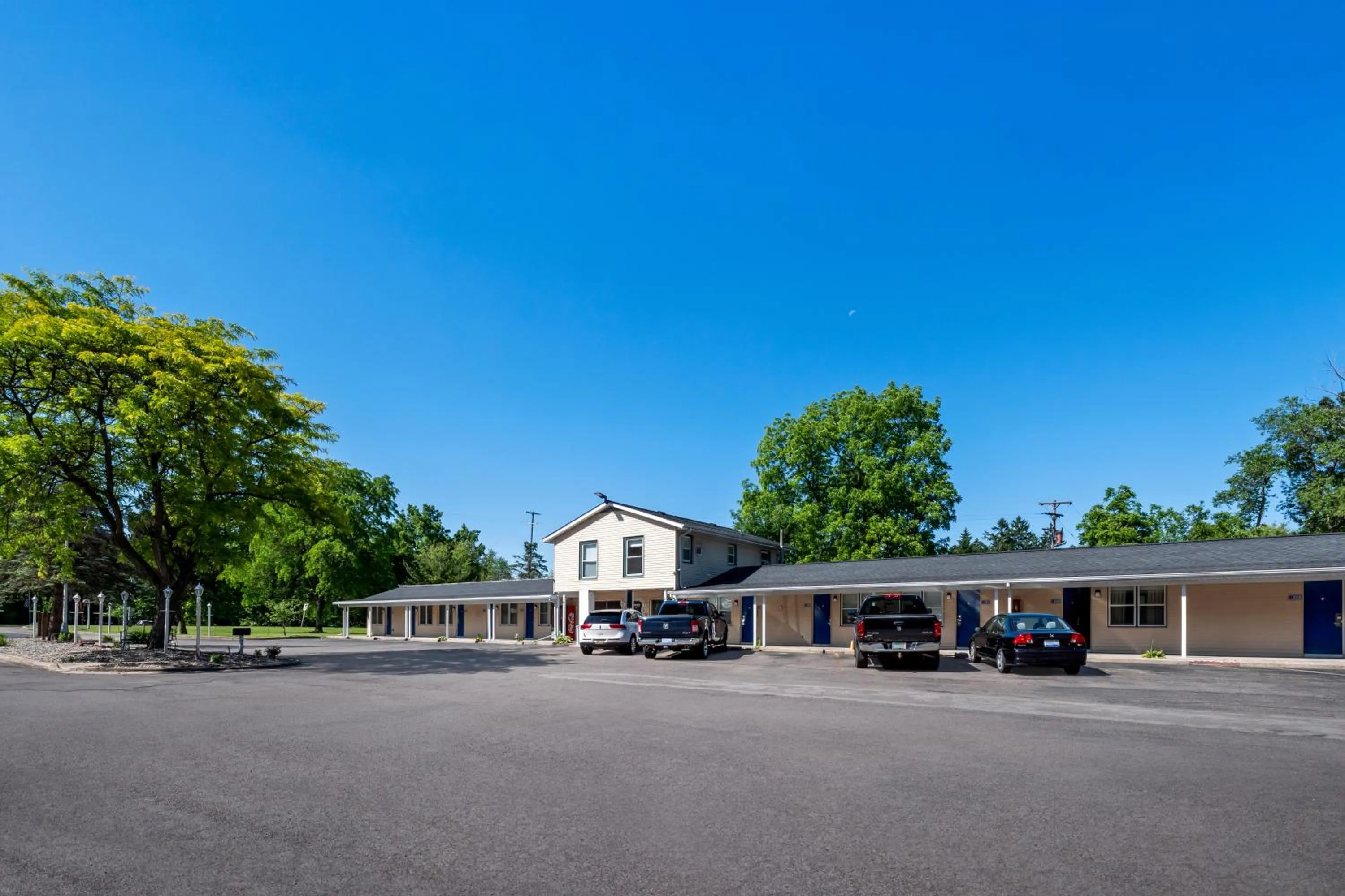 Property building in Americas Best Value Inn Jonesville/Hillsdale