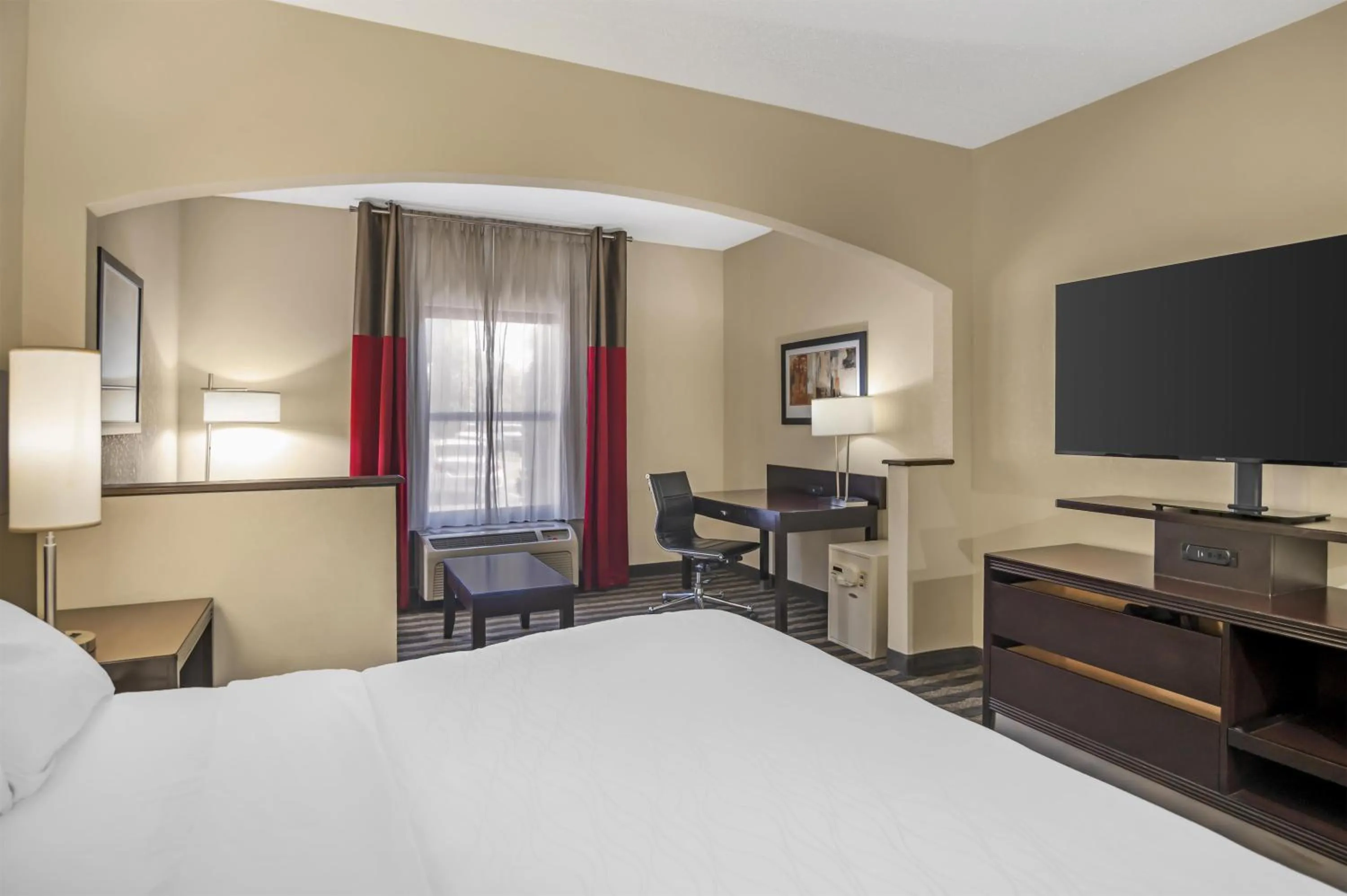 Bedroom, Bed in Best Western Suites near Opryland