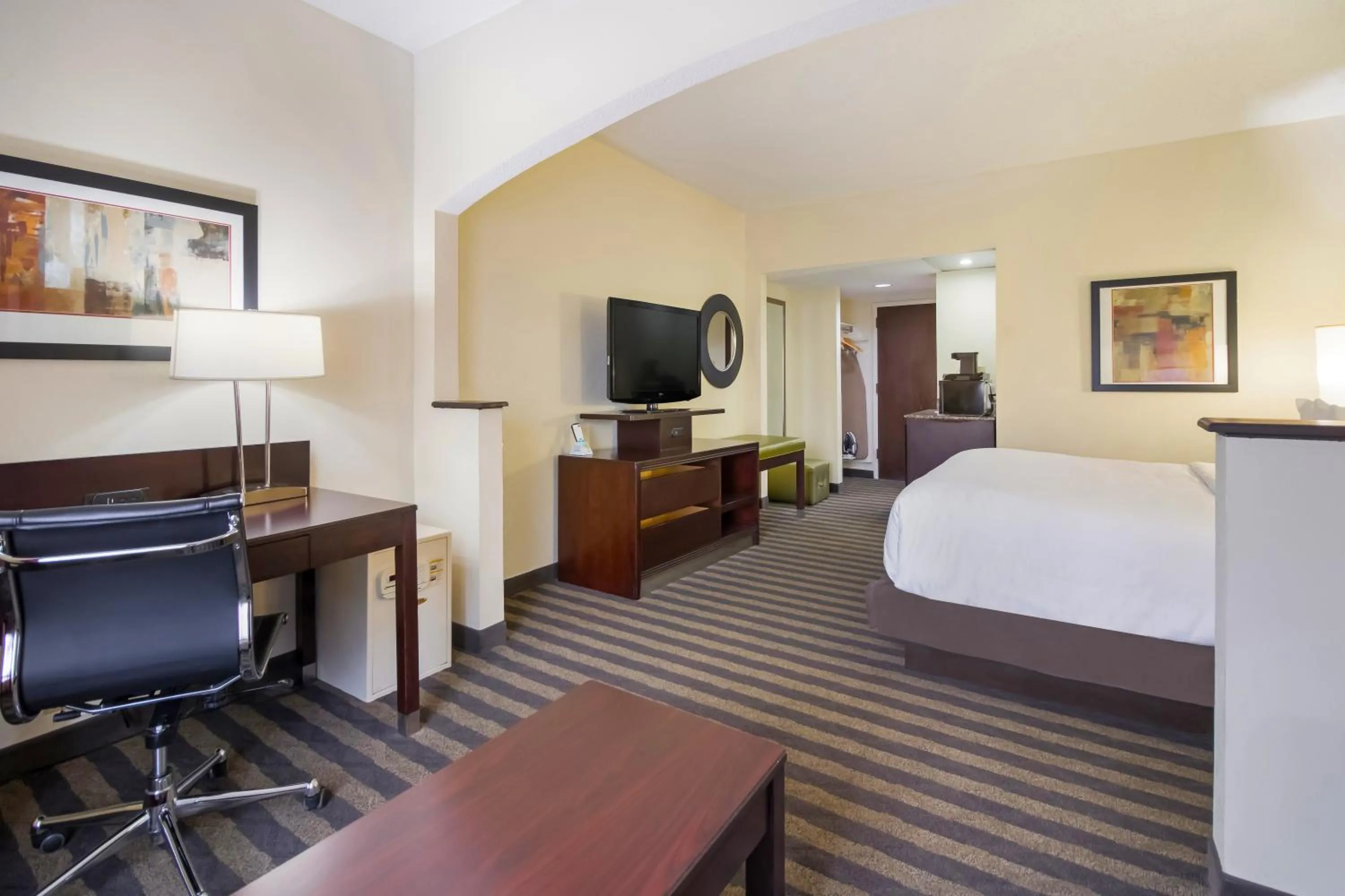 Bedroom, Bed in Best Western Suites near Opryland
