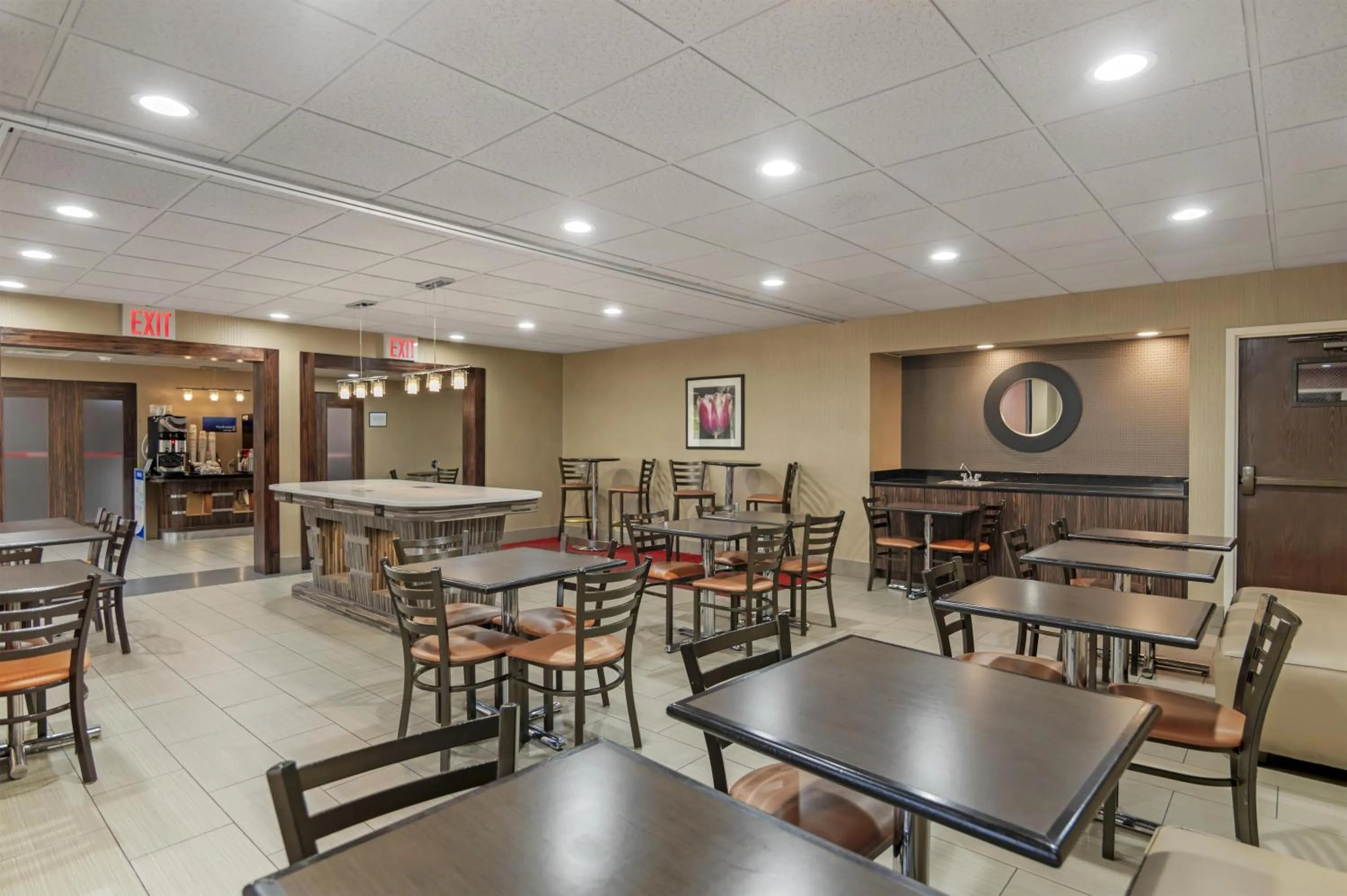 Breakfast in Best Western Suites near Opryland