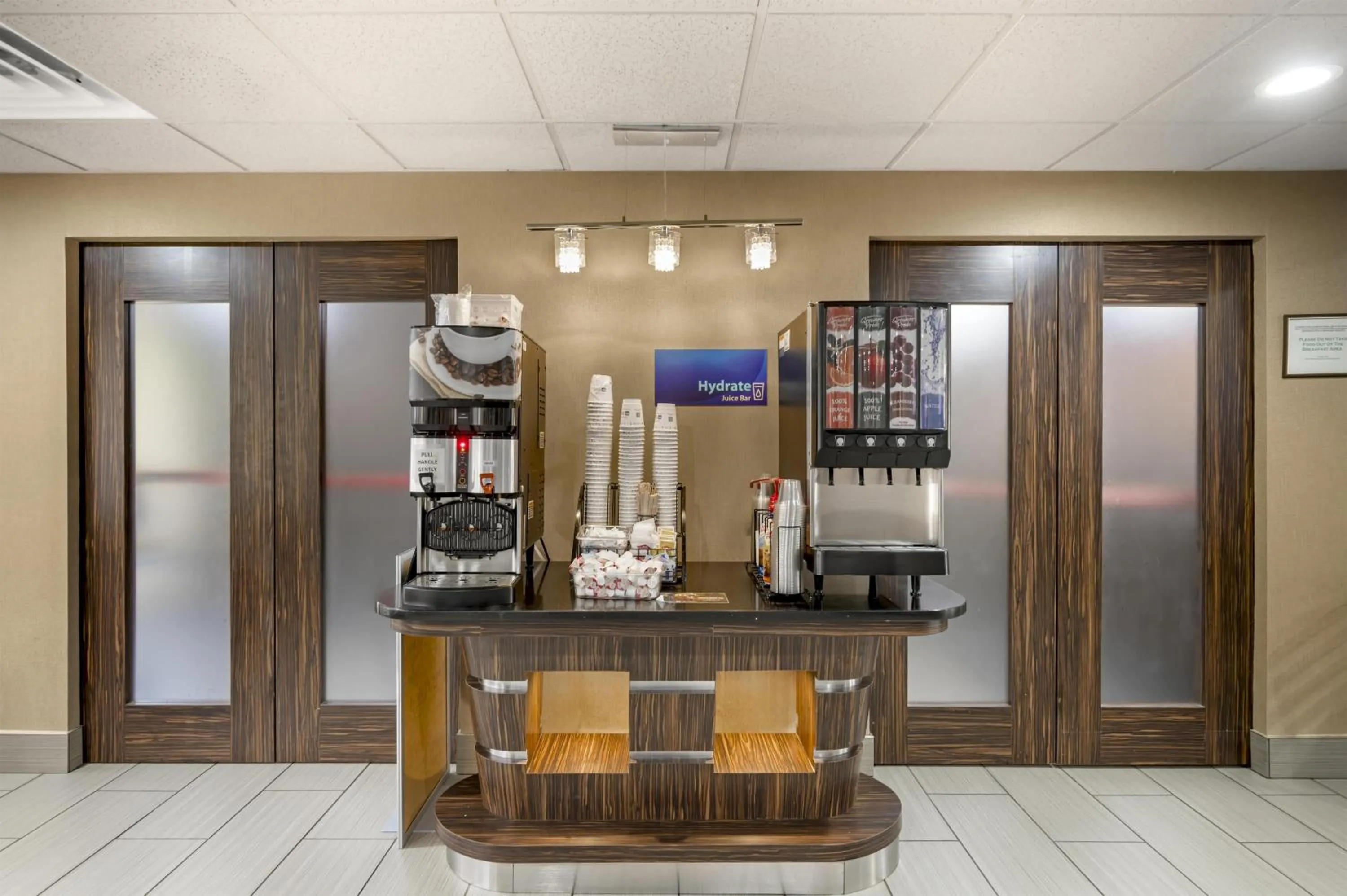 Breakfast in Best Western Suites near Opryland