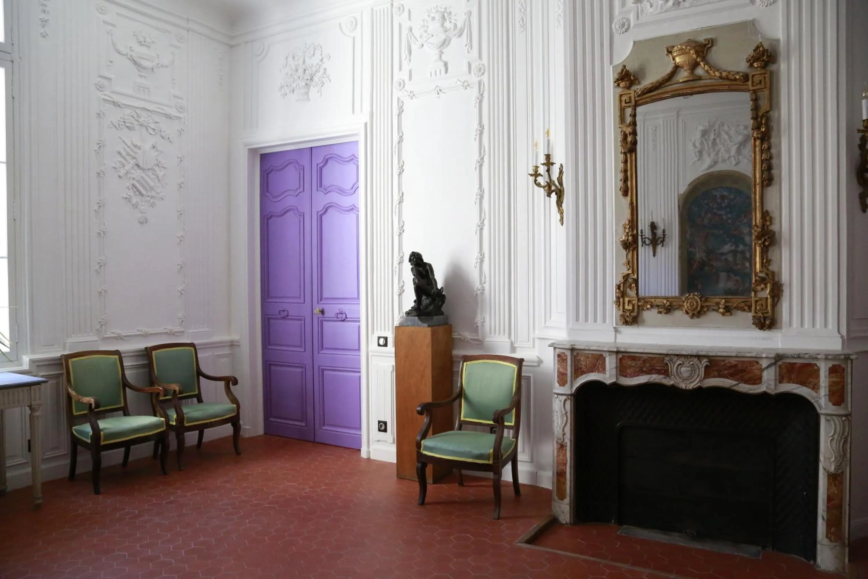 Communal lounge/ TV room in Palais de Luppé, Chambre d'hôtes