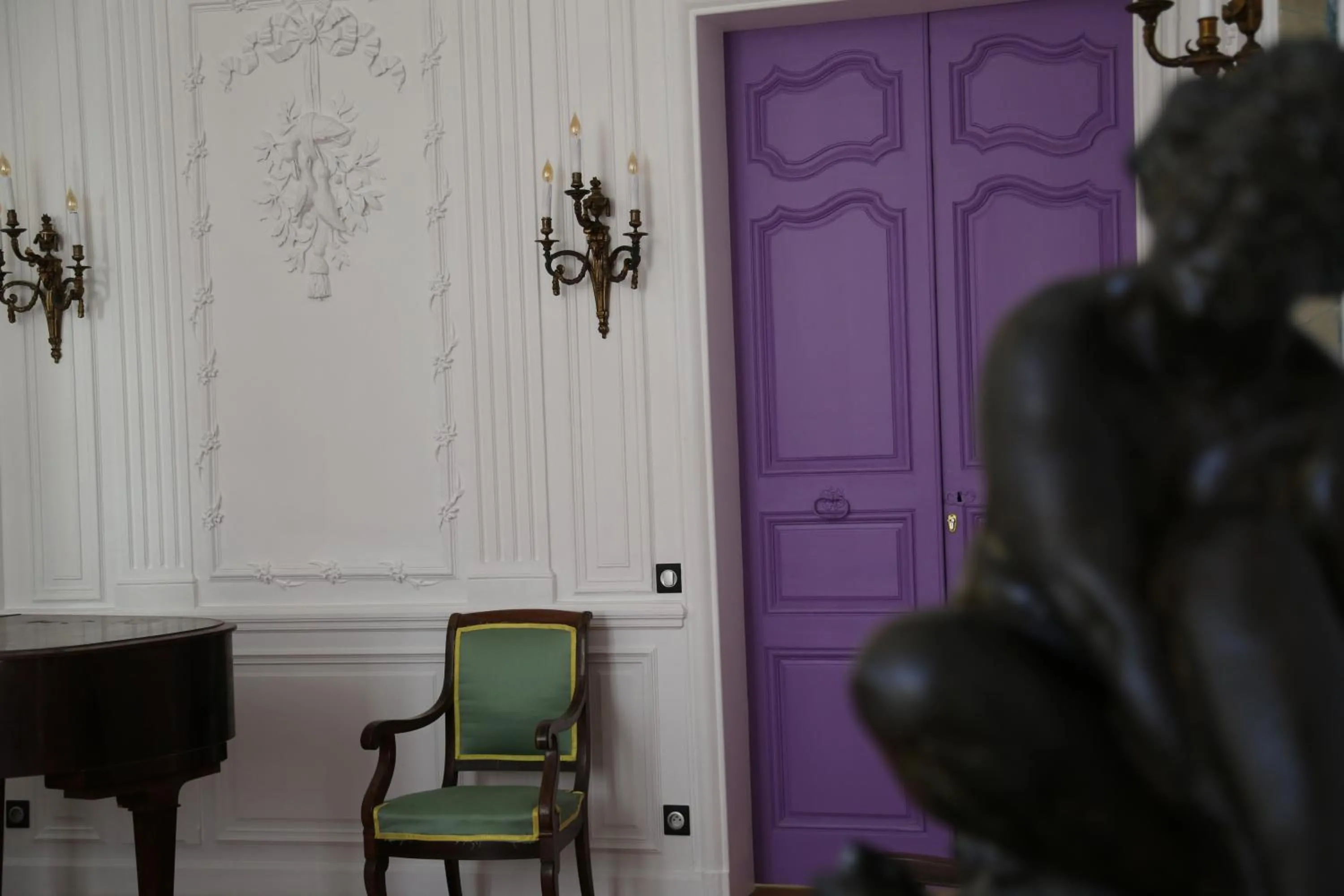 Communal lounge/ TV room in Palais de Luppé, Chambre d'hôtes