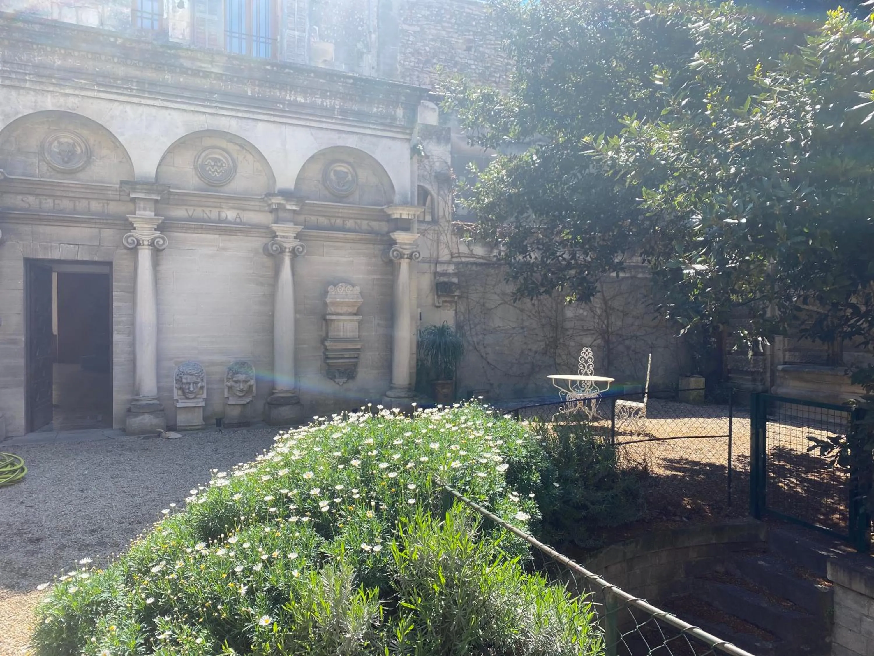 Garden in Palais de Luppé, Chambre d'hôtes