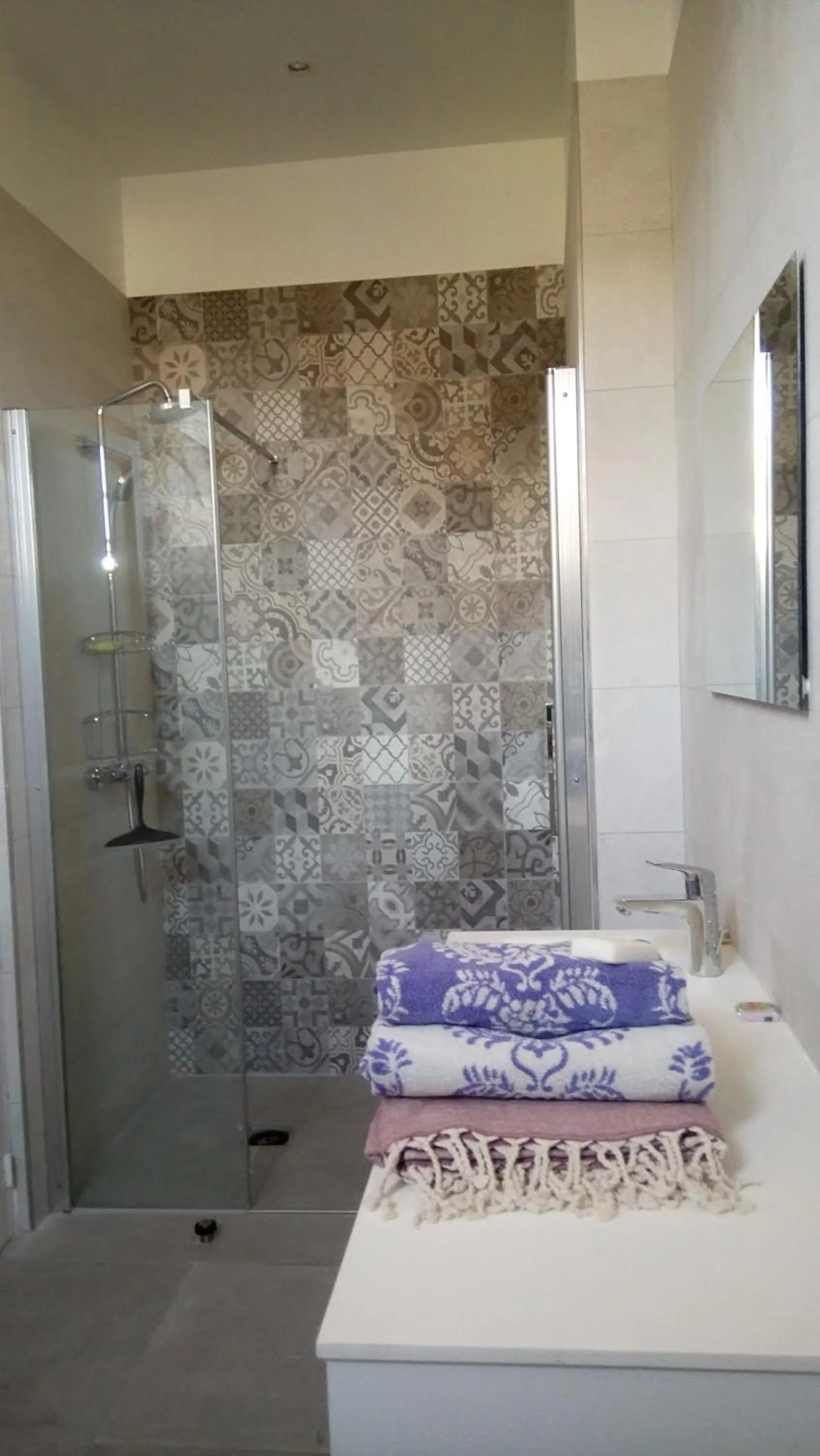 Bathroom in Palais de Luppé, Chambre d'hôtes