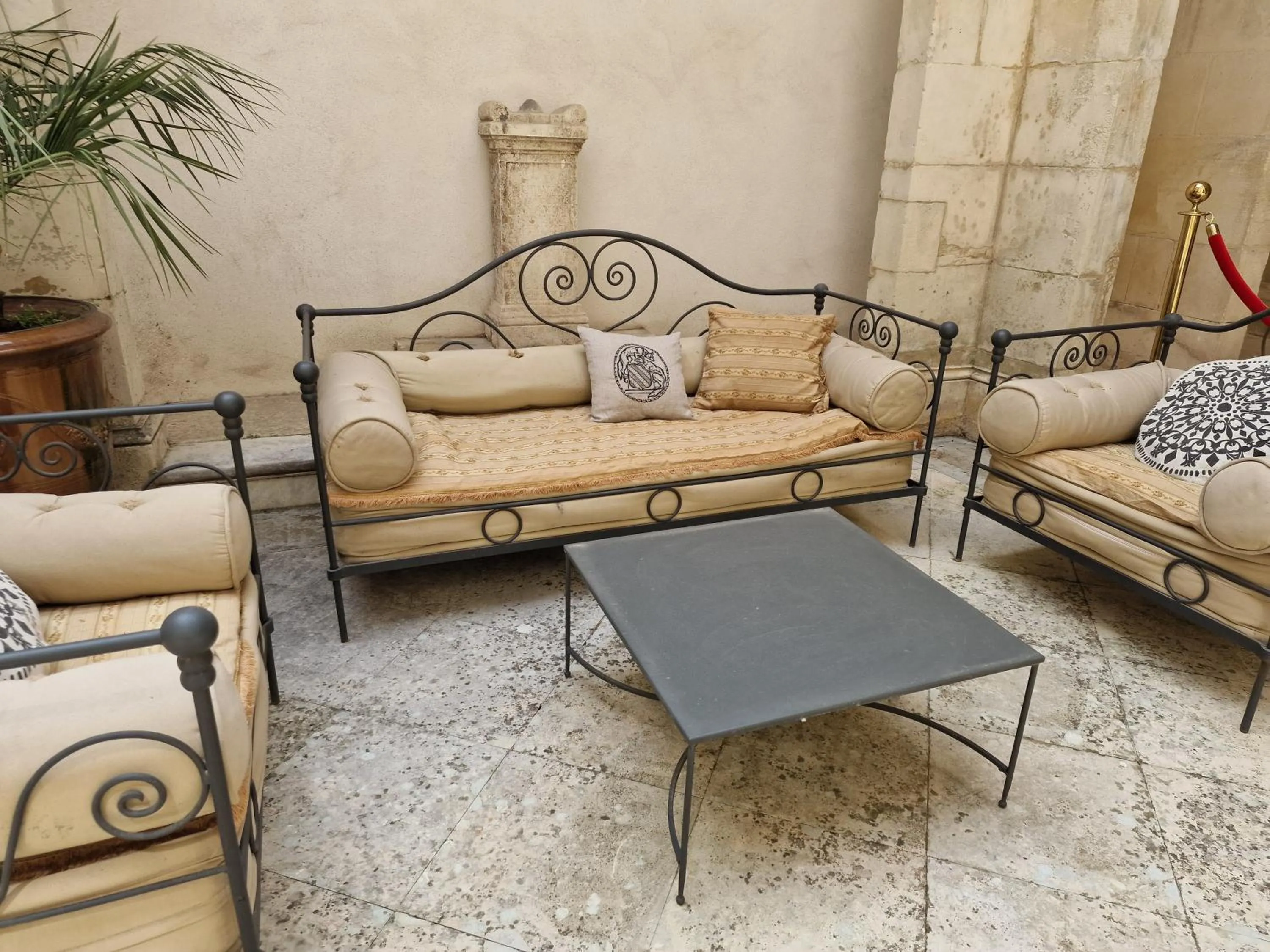 Palais de Luppé, Chambre d'hôtes