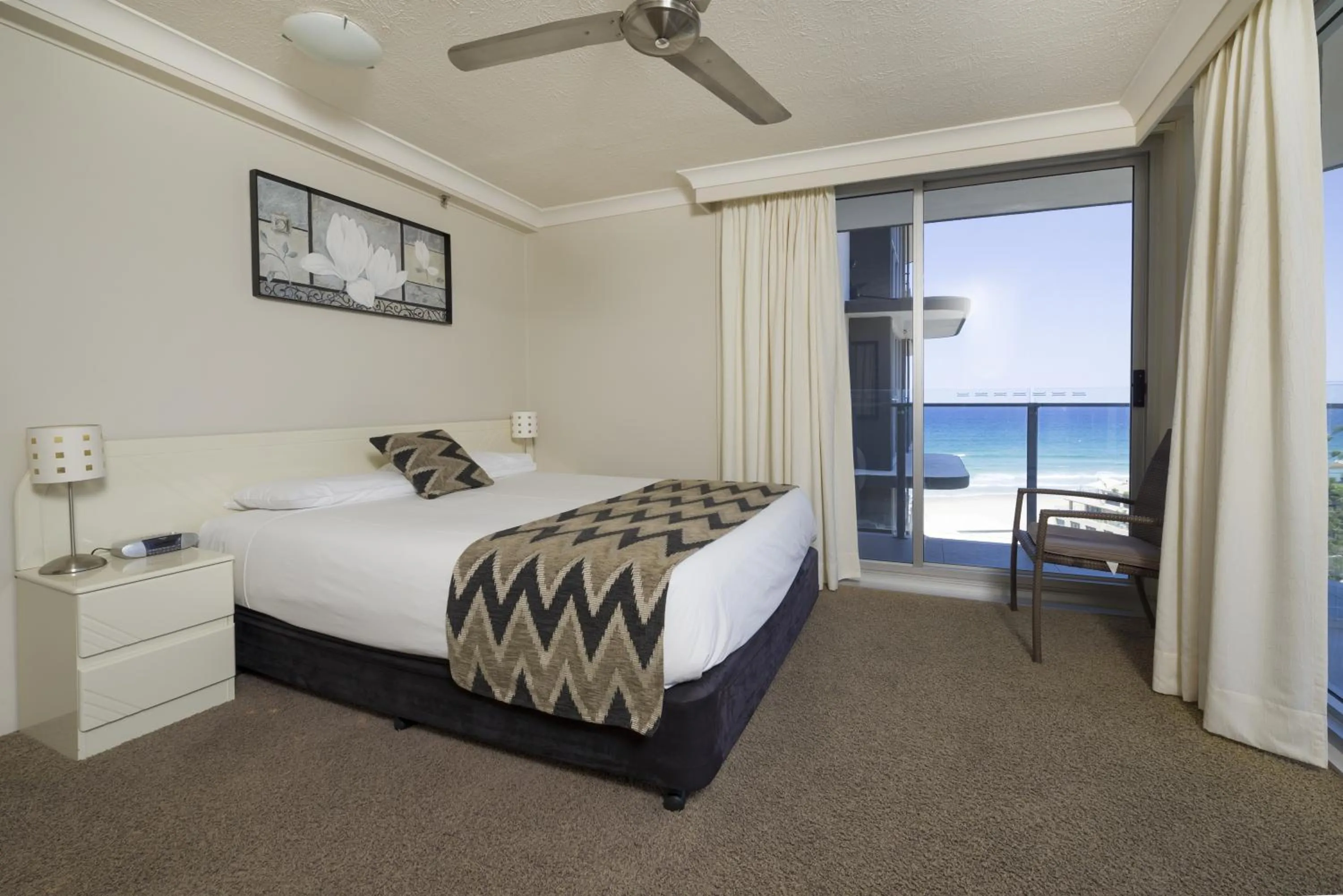 Balcony/Terrace, Bed in Sunbird Beach Resort Gold Coast