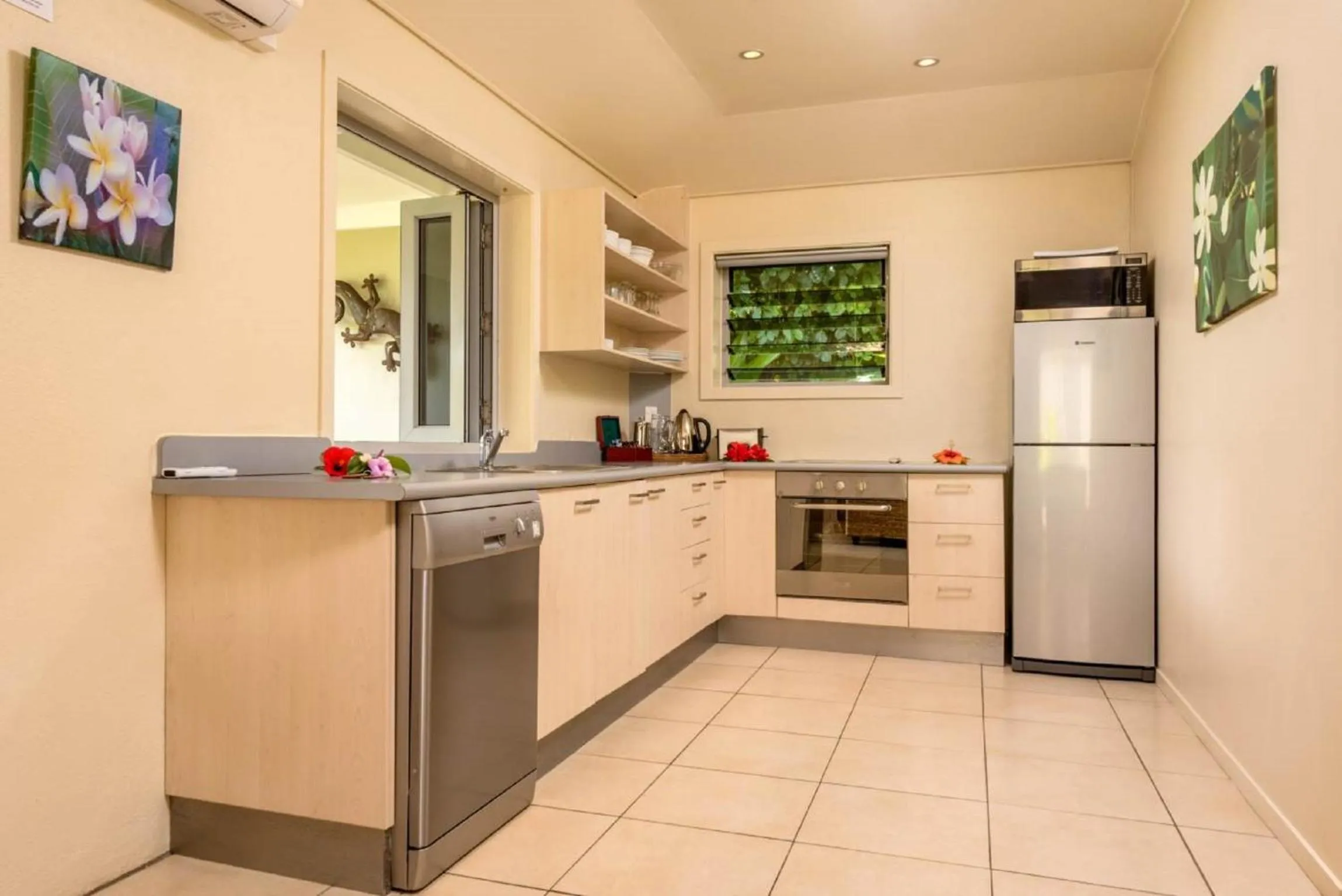 Kitchen or kitchenette in Sunset Resort