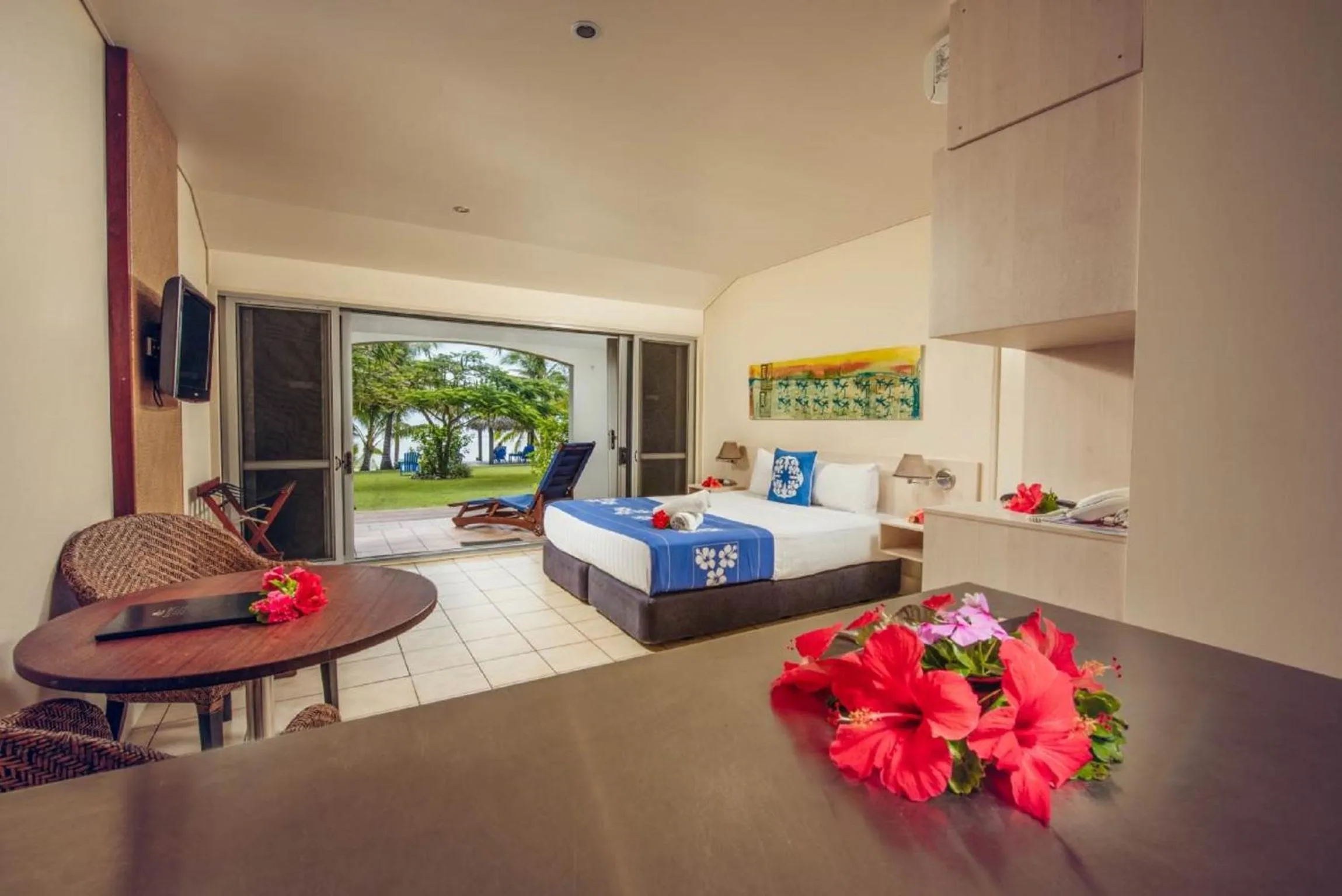 Bedroom, Bed in Sunset Resort