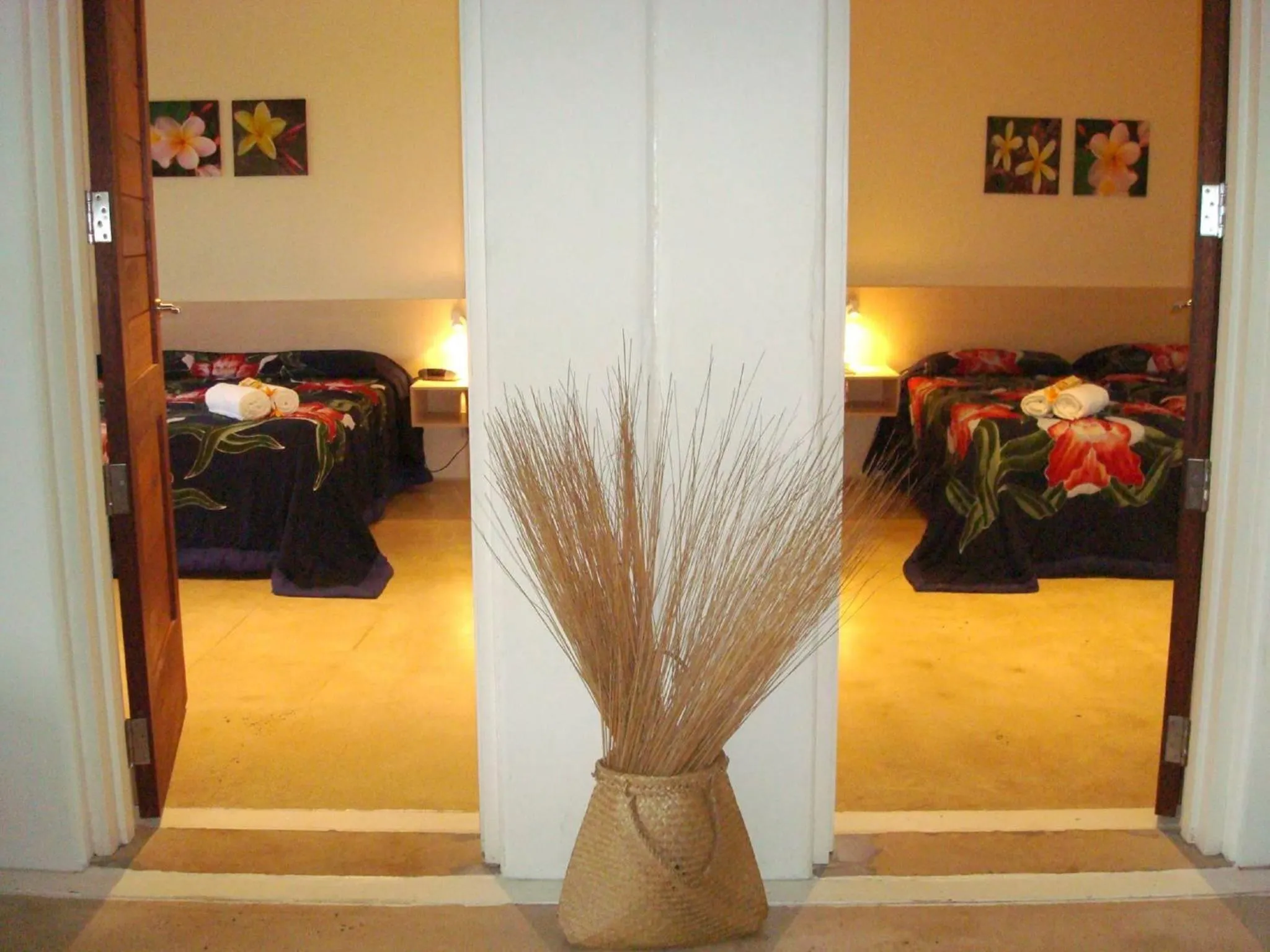 Photo of the whole room, Bed in Sunset Resort