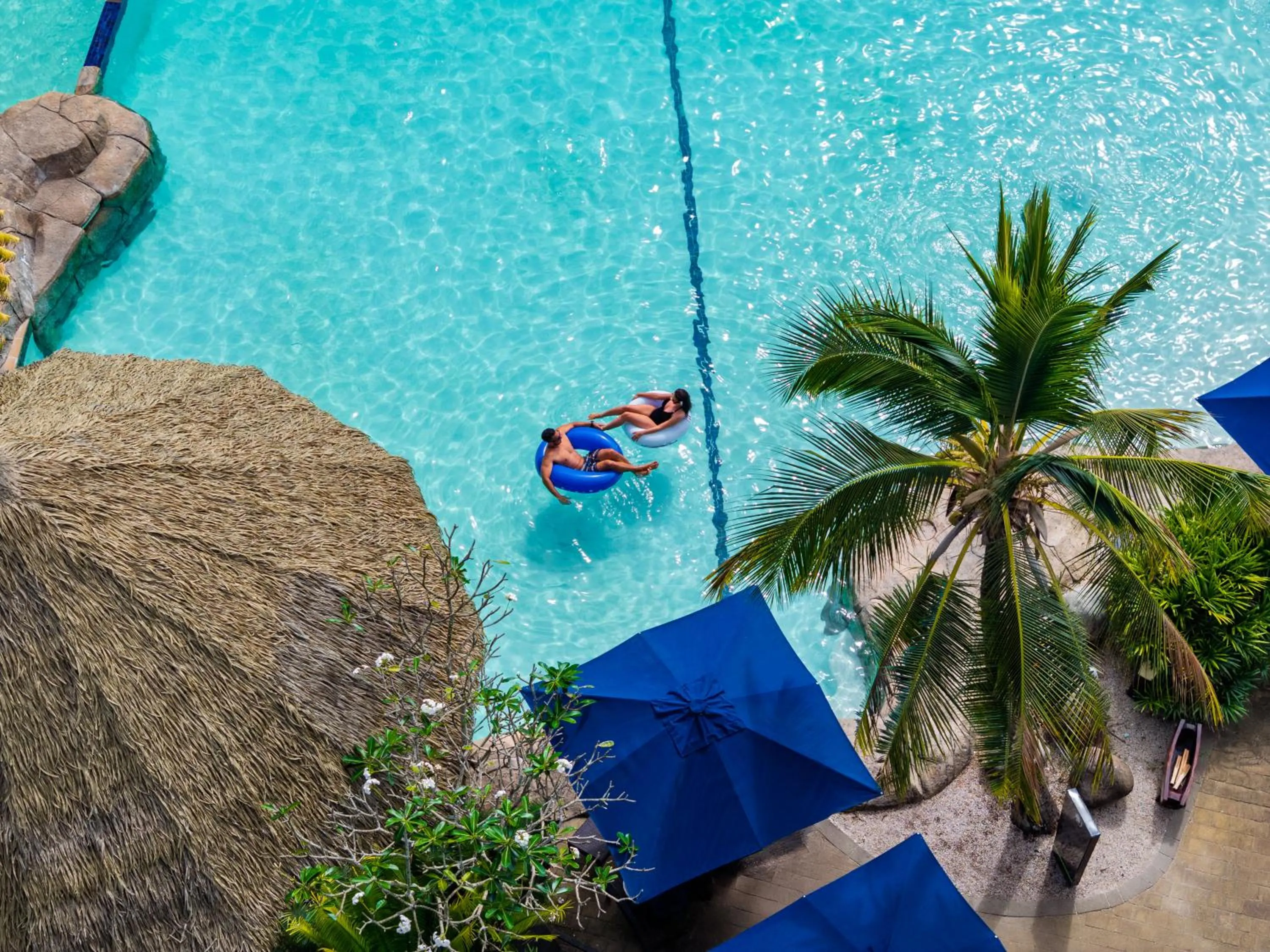 Swimming pool in DoubleTree by Hilton Fiji - Sonaisali Island