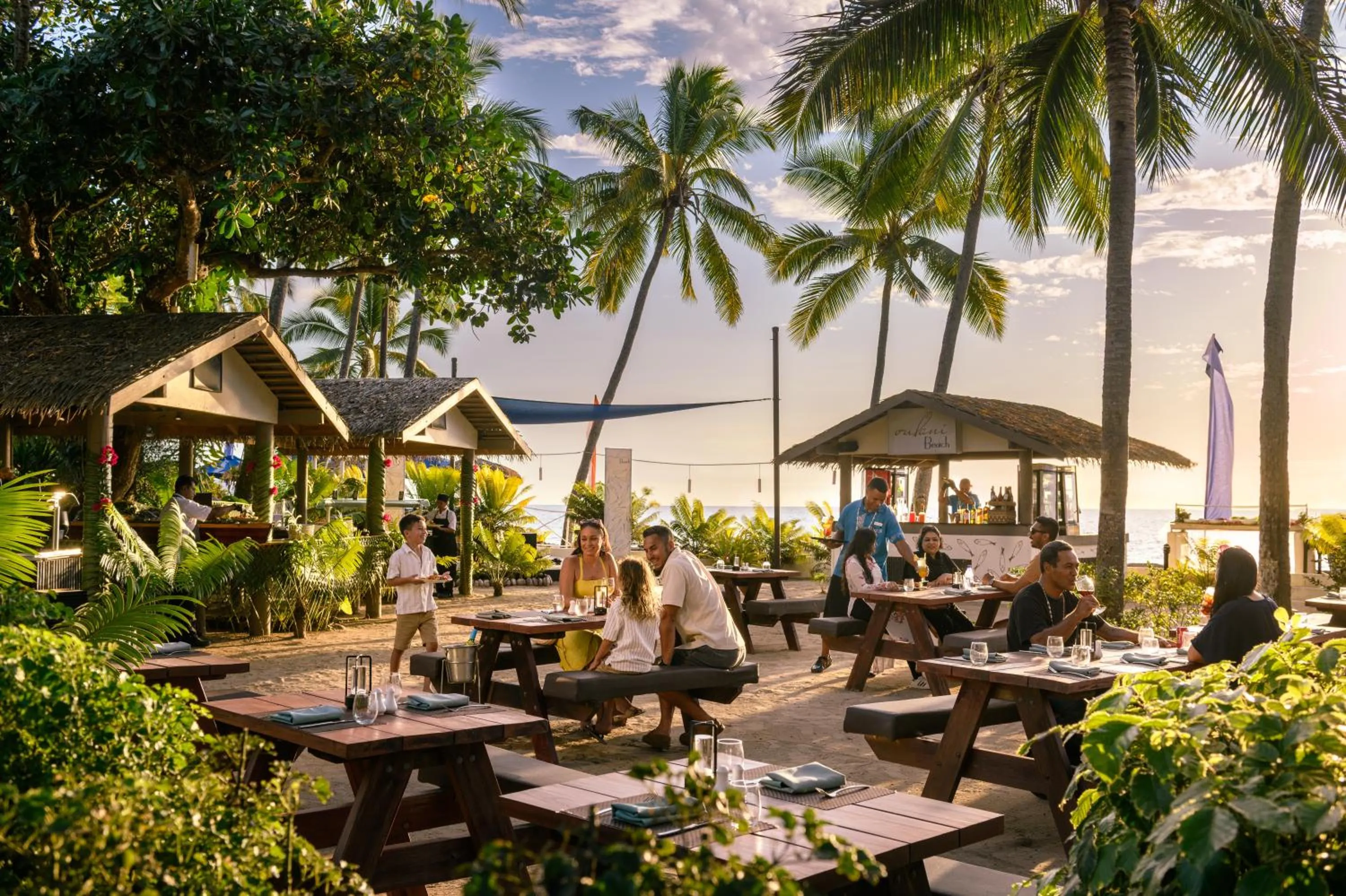 Restaurant/places to eat in DoubleTree by Hilton Fiji - Sonaisali Island