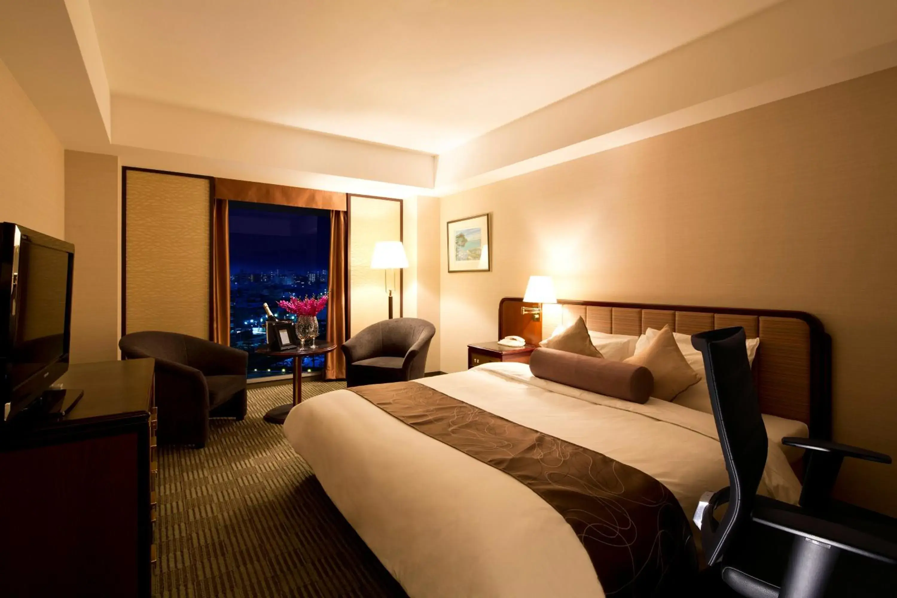 Standard King Room - single occupancy in ANA Crowne Plaza Hotel Kyoto by IHG Standard King Room - single occupancy in ANA Crowne Plaza Hotel Kyoto by IHG