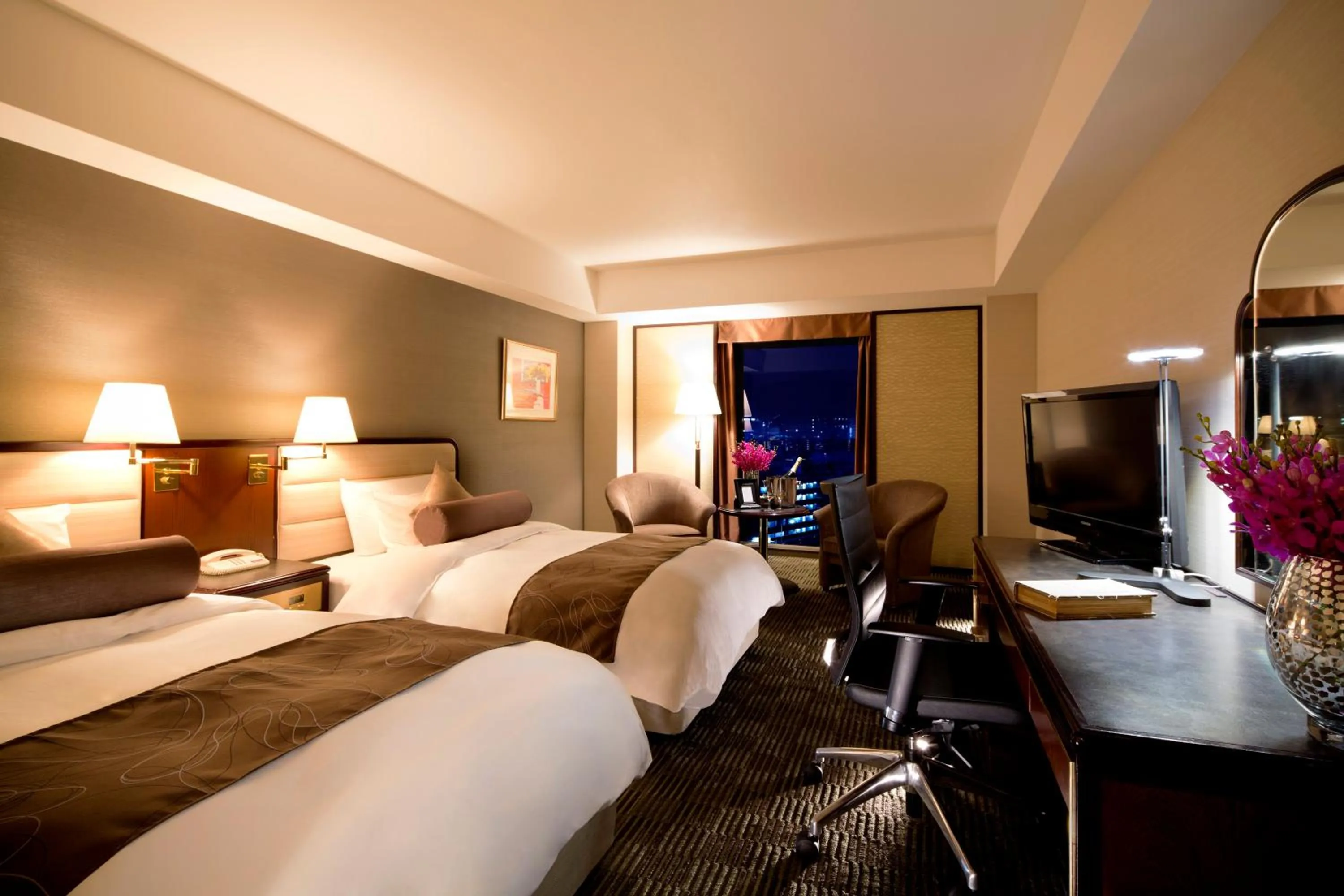 Standard Twin Room with Single Sofa Bed in ANA Crowne Plaza Hotel Kyoto by IHG