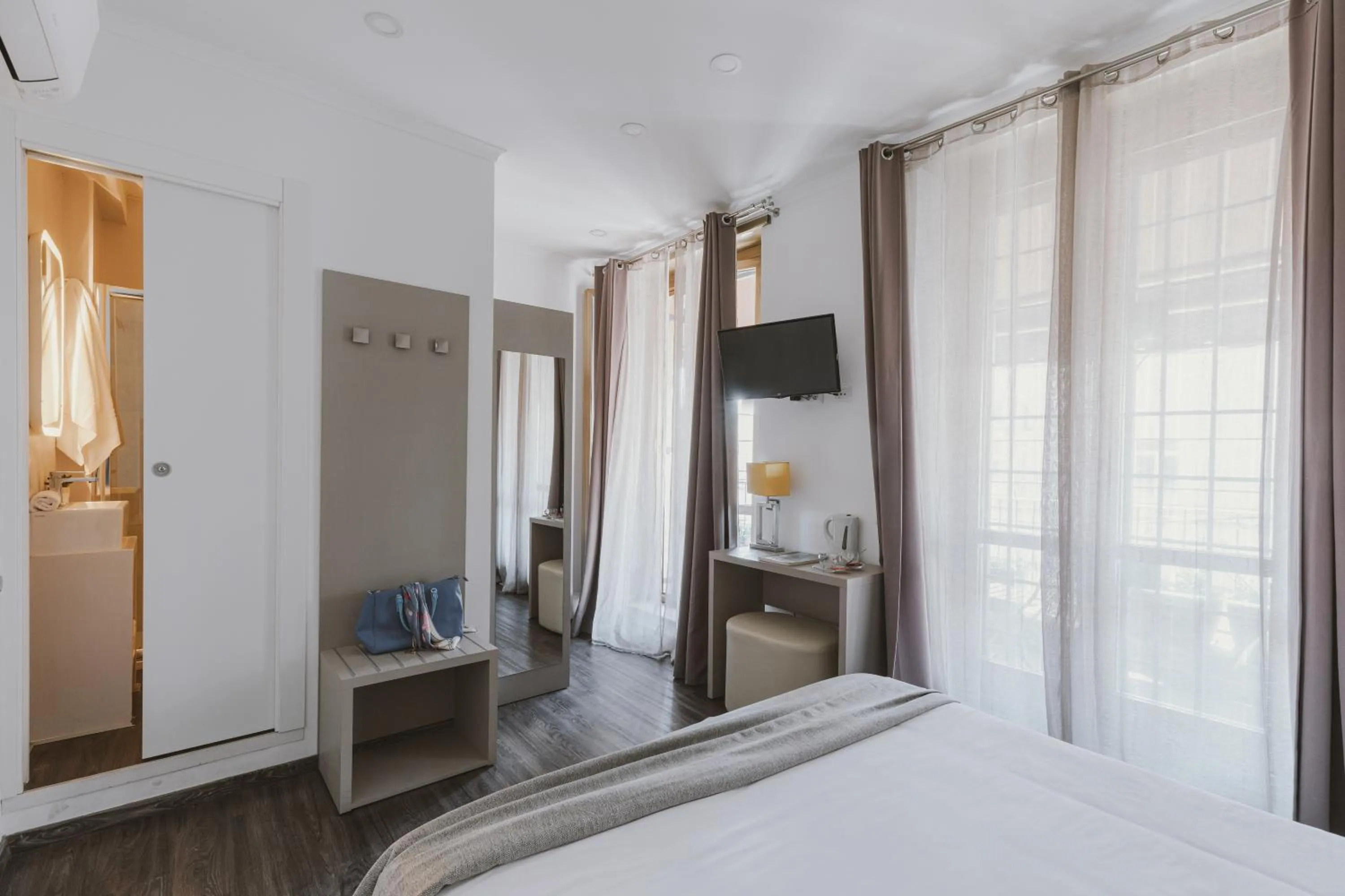 Photo of the whole room, Bed in Residenza Il Giglio