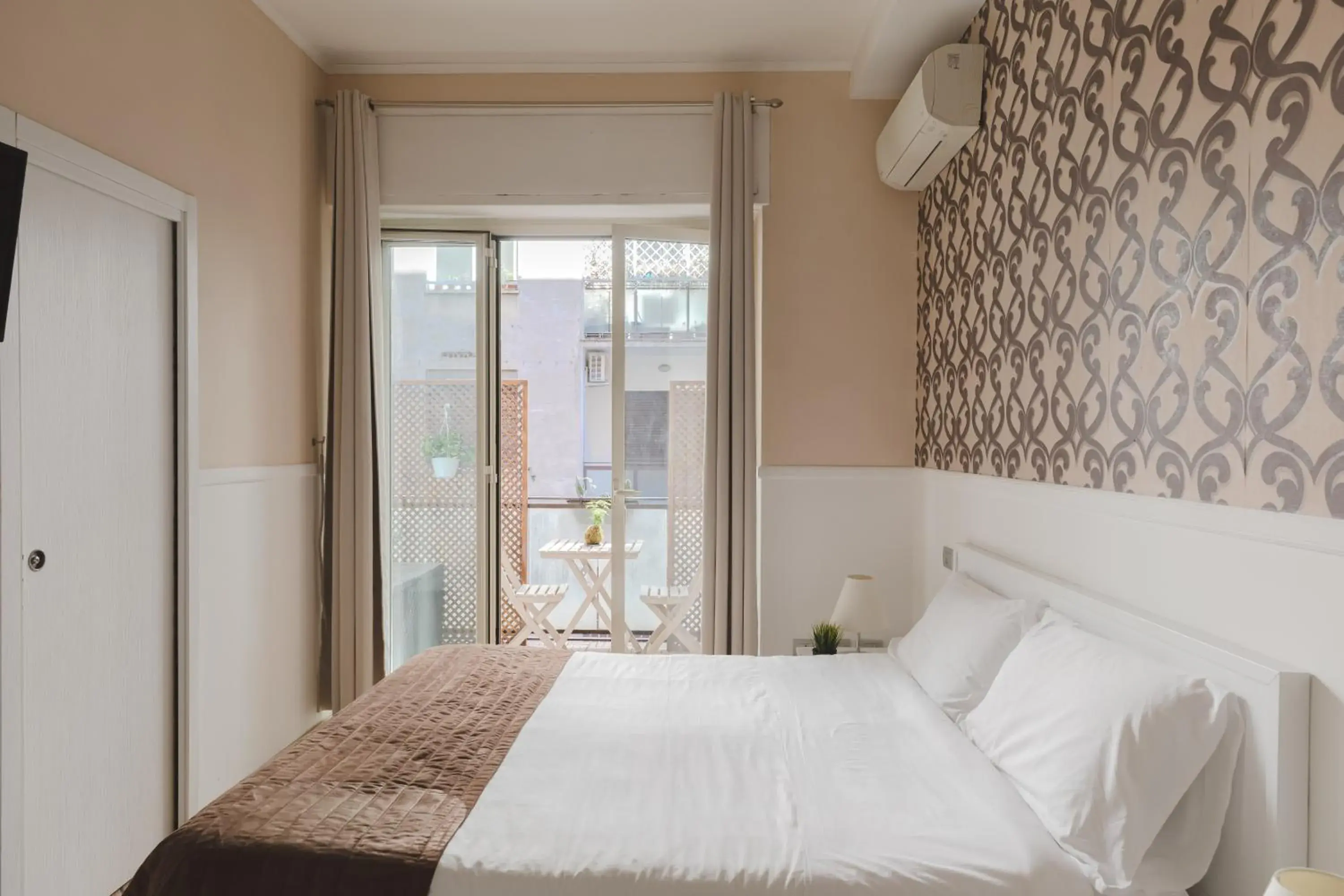 Superior Double Room with Balcony in Residenza Il Giglio Superior Double Room with Balcony in Residenza Il Giglio