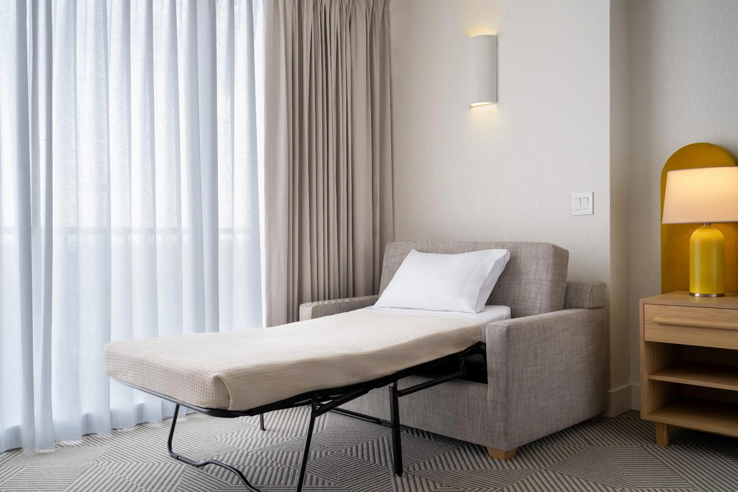 Bed in Renaissance Orlando Resort - Disney Springs Area