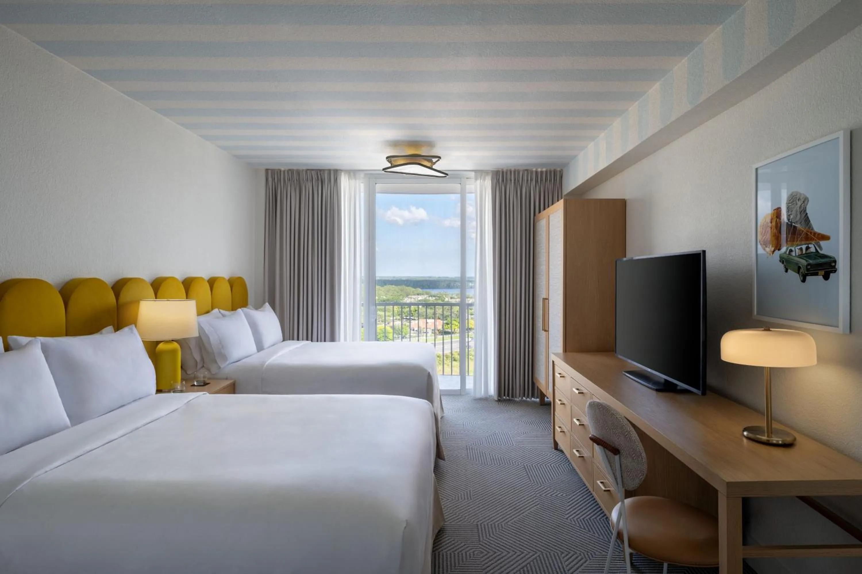 Bedroom, Bed in Renaissance Orlando Resort - Disney Springs Area
