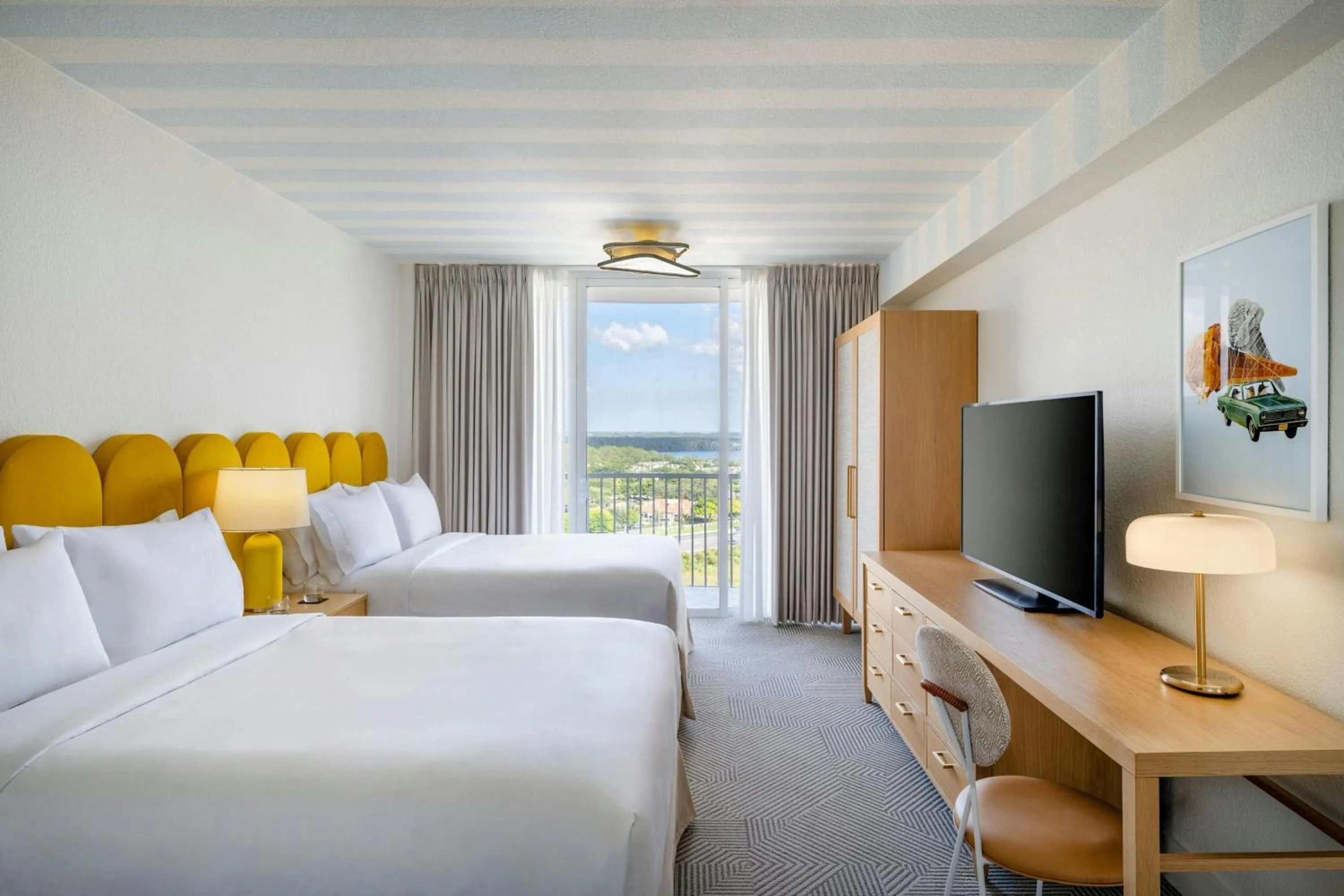 Bedroom, Bed in Renaissance Orlando Resort - Disney Springs Area