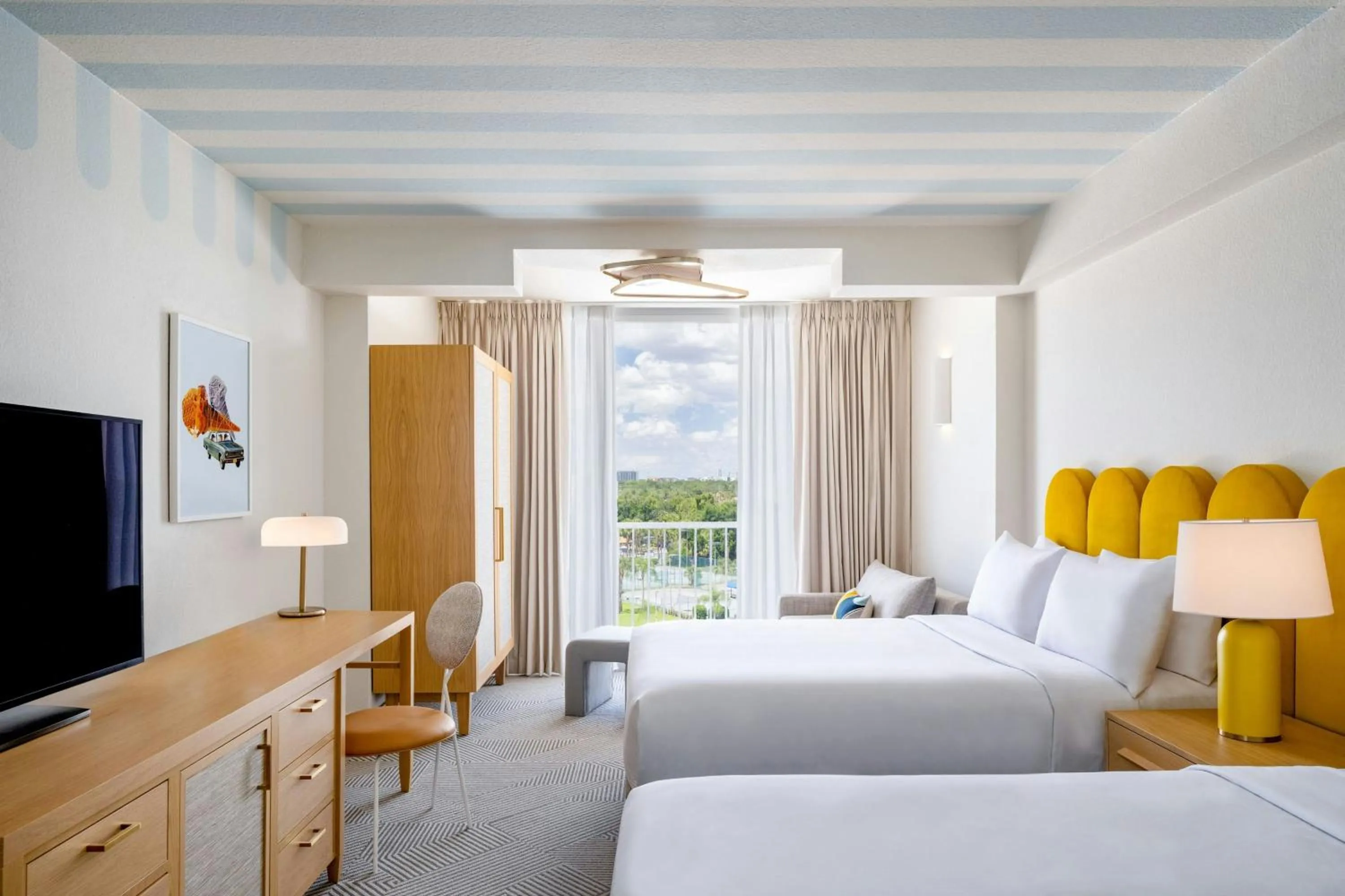 Photo of the whole room, Bed in Renaissance Orlando Resort - Disney Springs Area