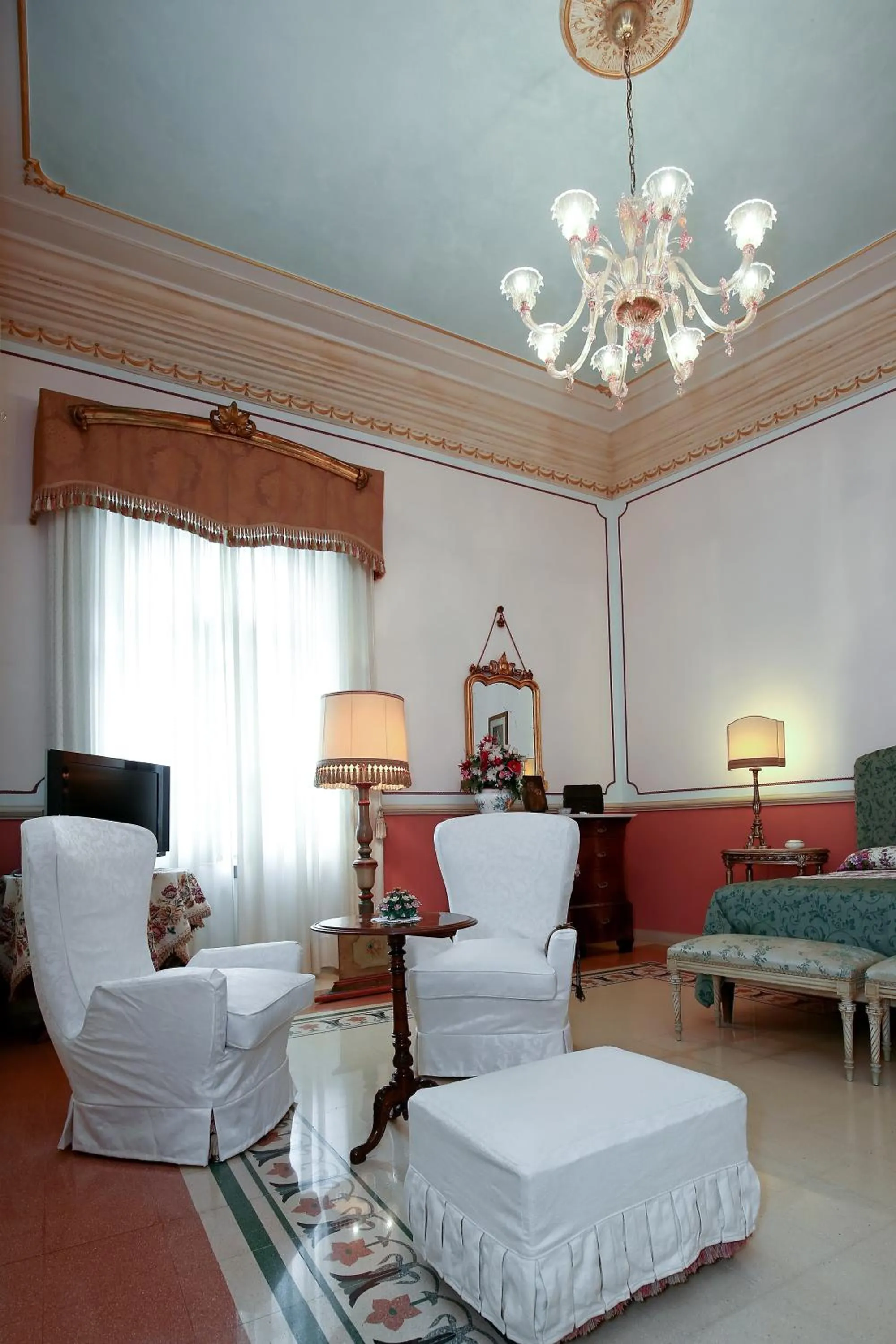 Bedroom, Bed in B&B Flora House