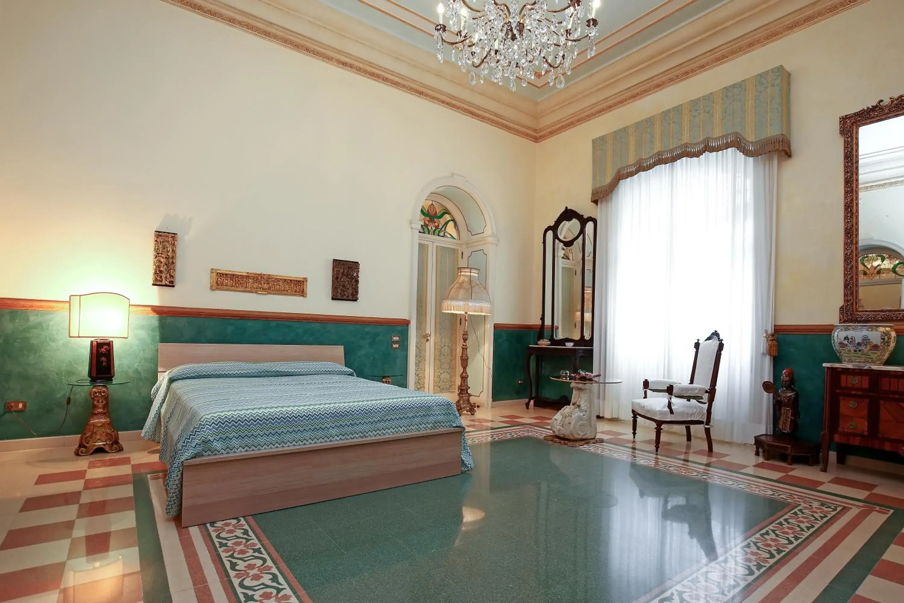 Triple Room with Private External Bathroom in B&B Flora House Triple Room with Private External Bathroom in B&B Flora House