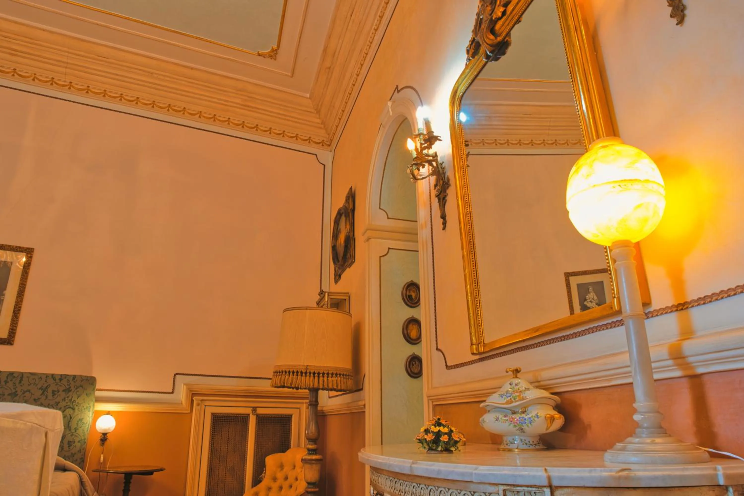 Decorative detail in B&B Flora House