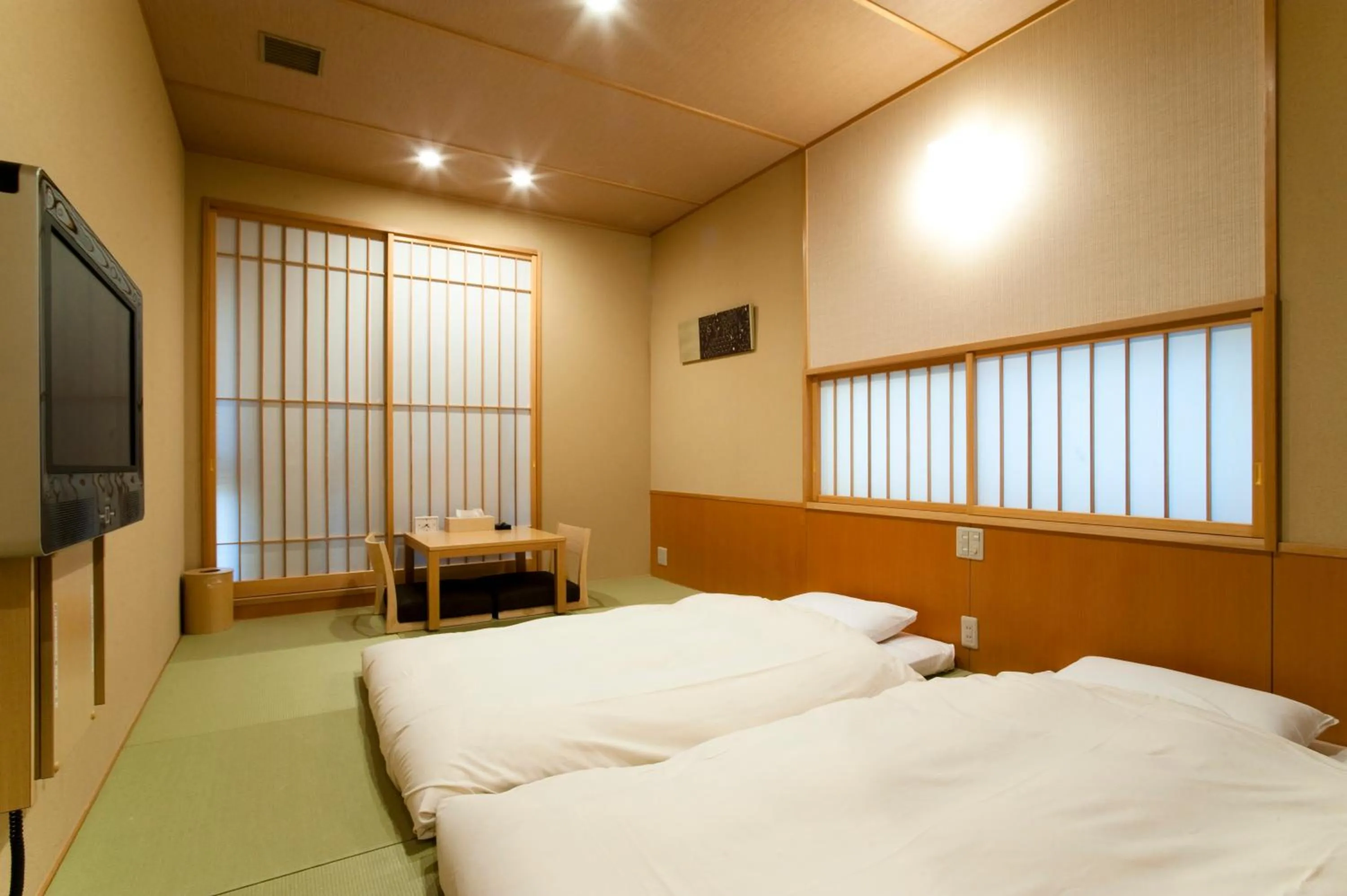 Photo of the whole room, Bed in Ochanomizu Hotel Shoryukan