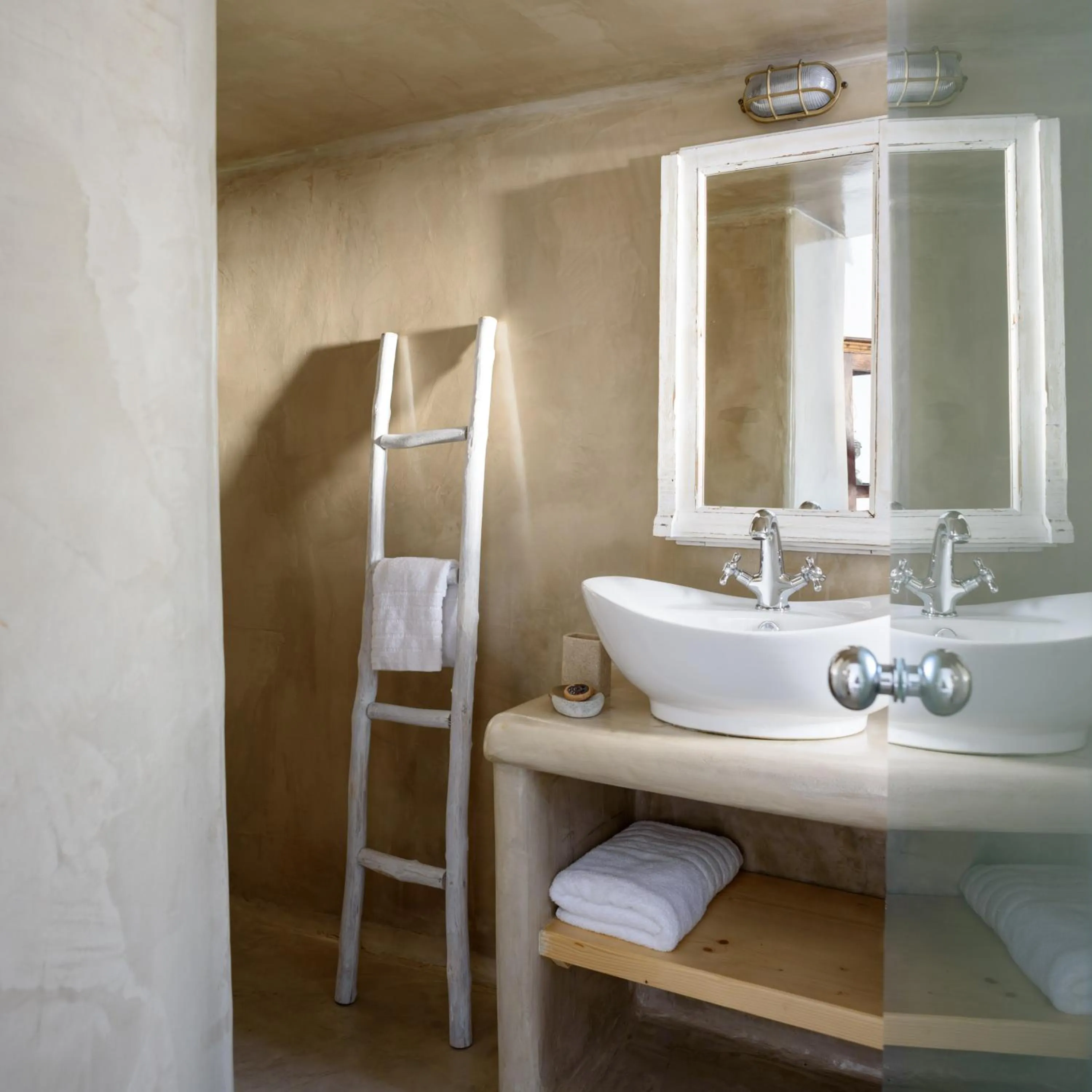 Bathroom in Arvanitis Cave Village