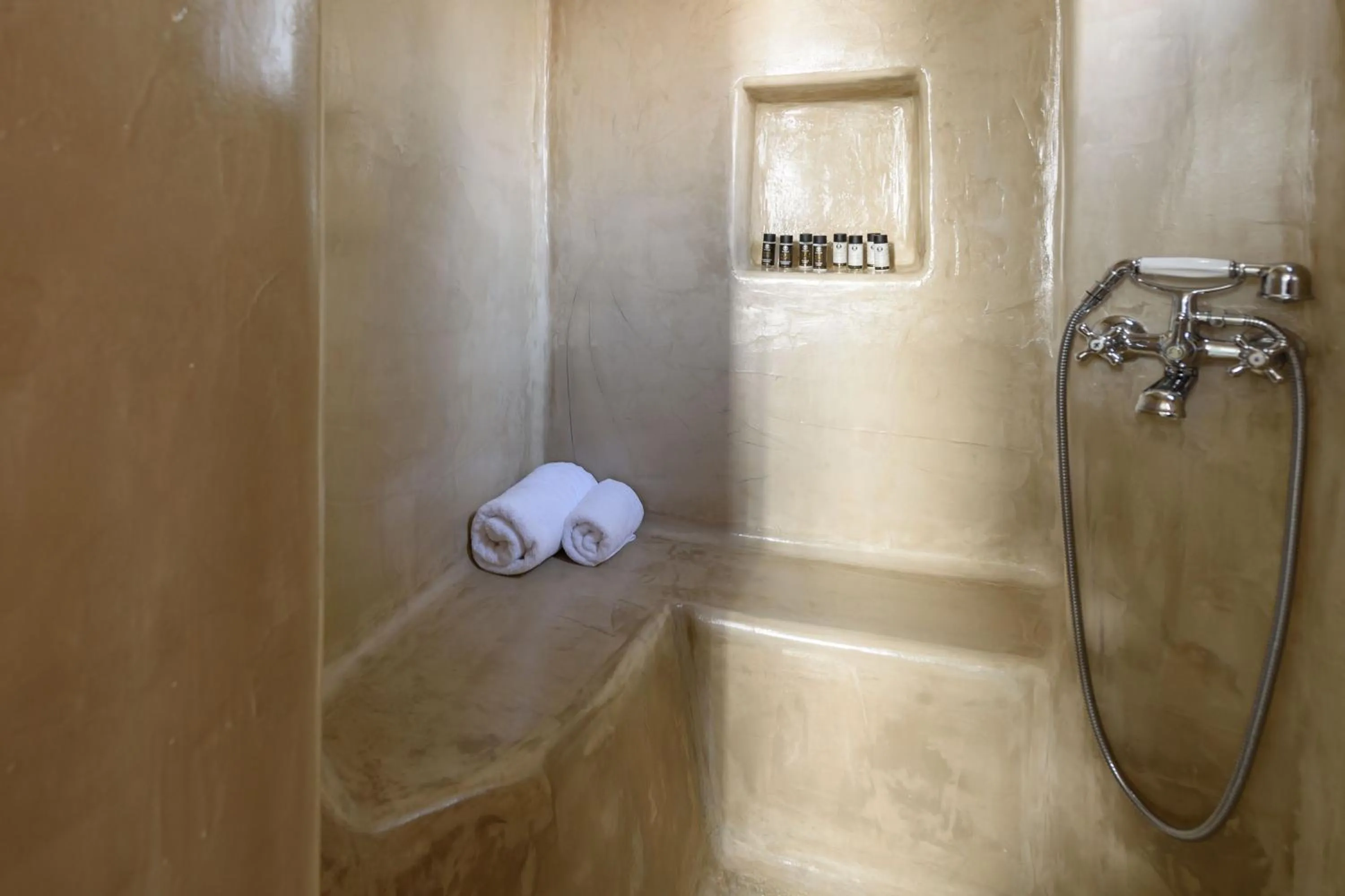 Shower in Arvanitis Cave Village