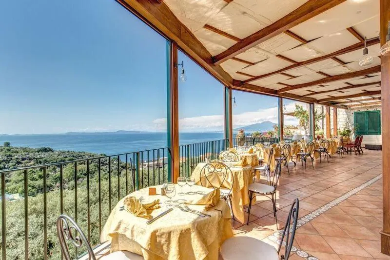 Restaurant/places to eat in Hotel La Badia