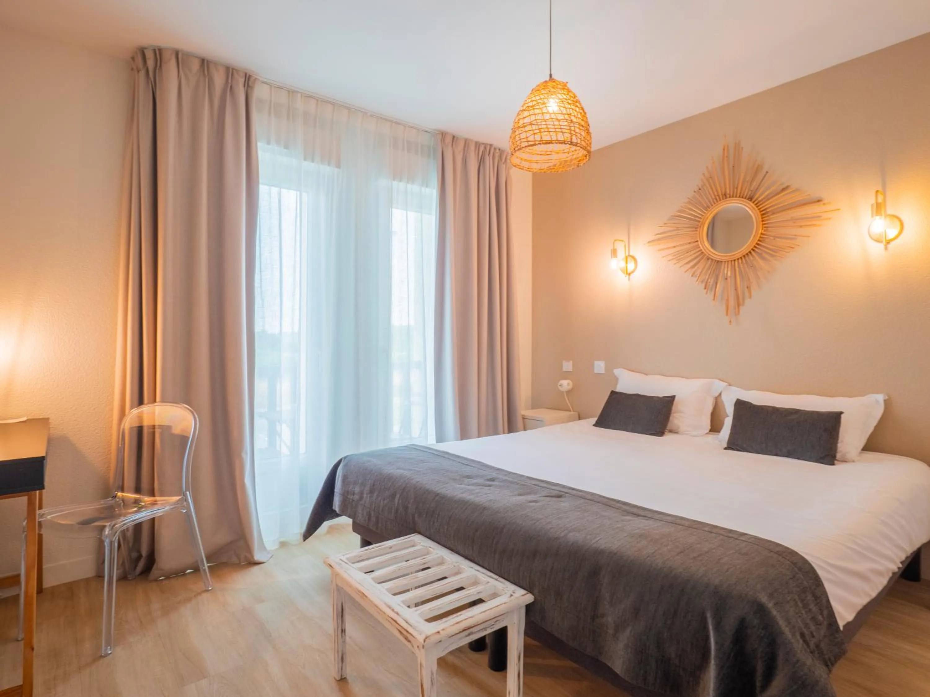 Bed in Hotel La Licorne