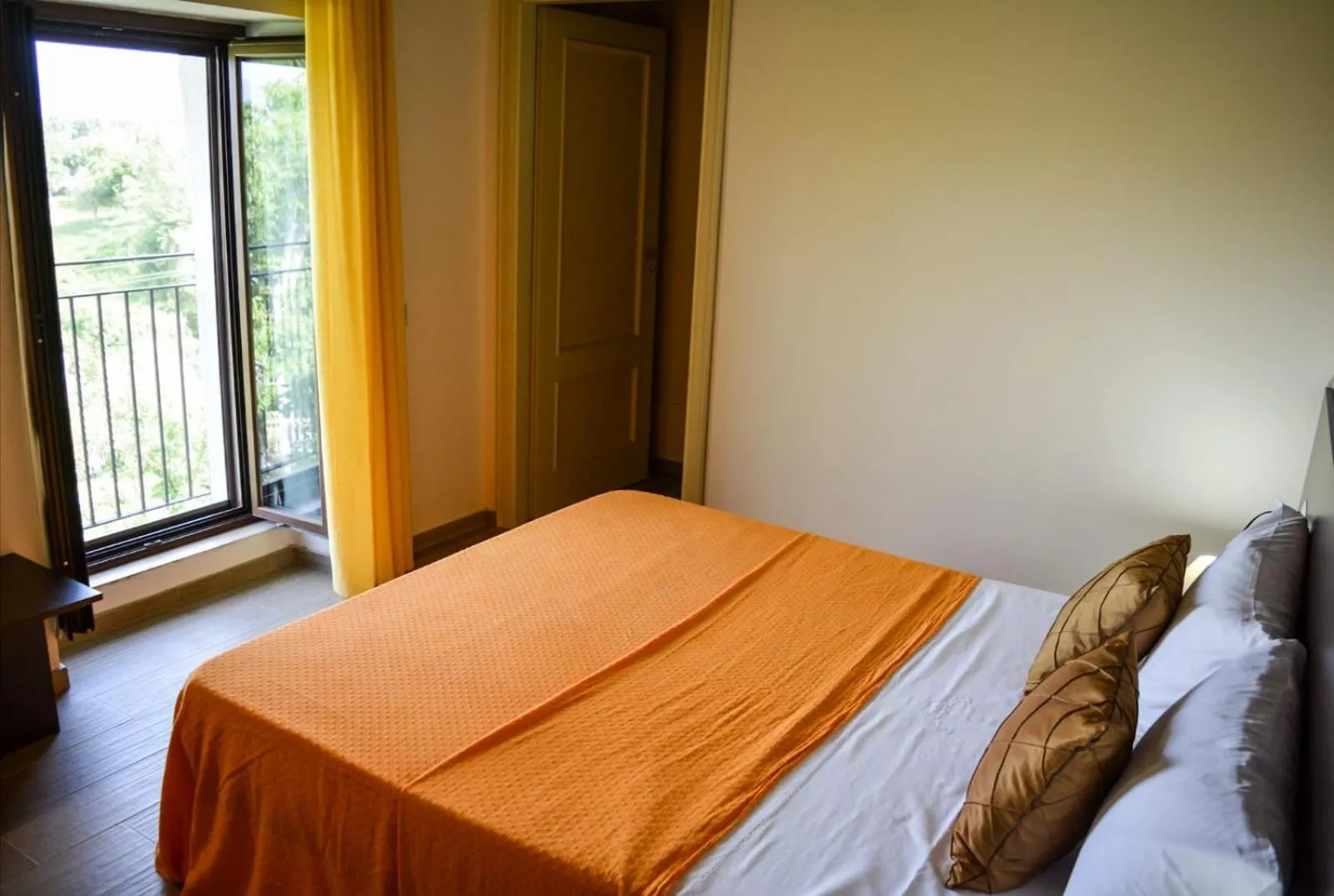 Bed in Due Passi B&B