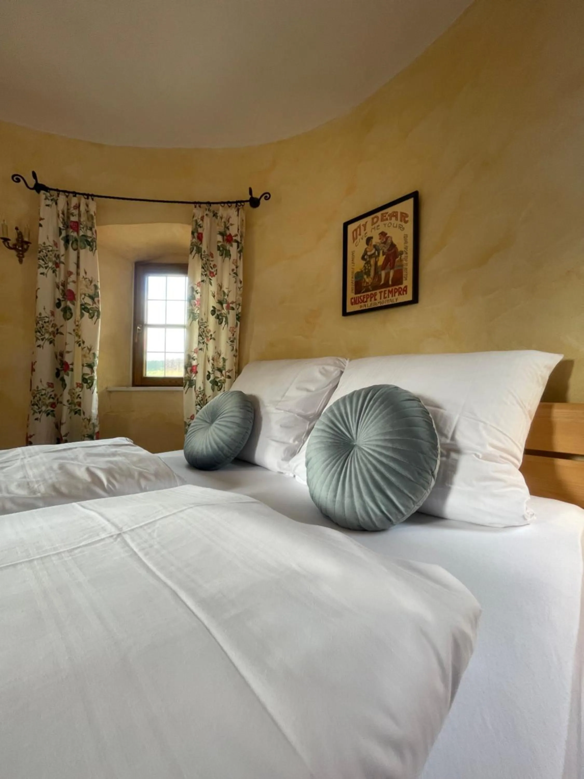 Bed in Hotel Schloss Zell