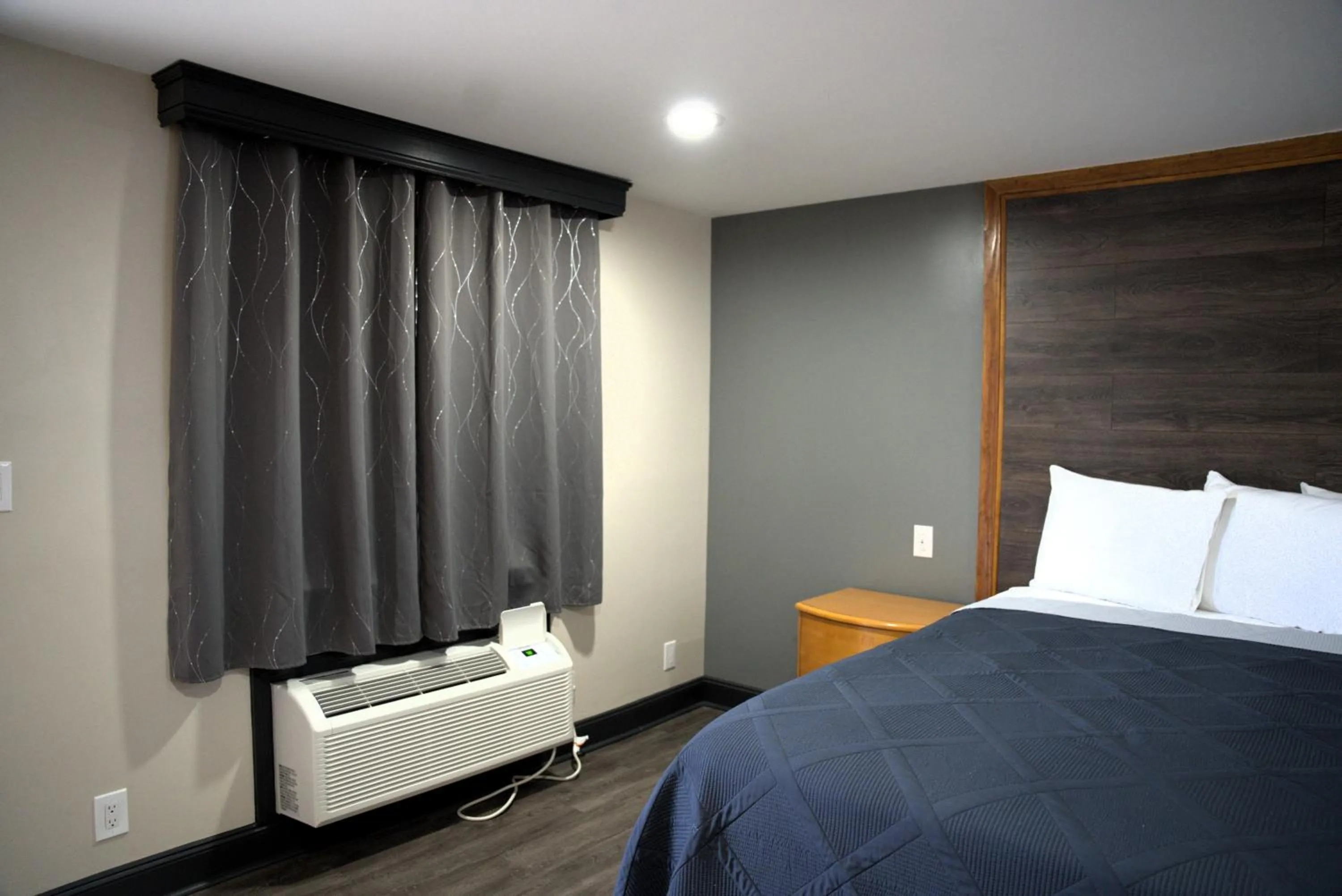 Bed in Carrier Motor Lodge