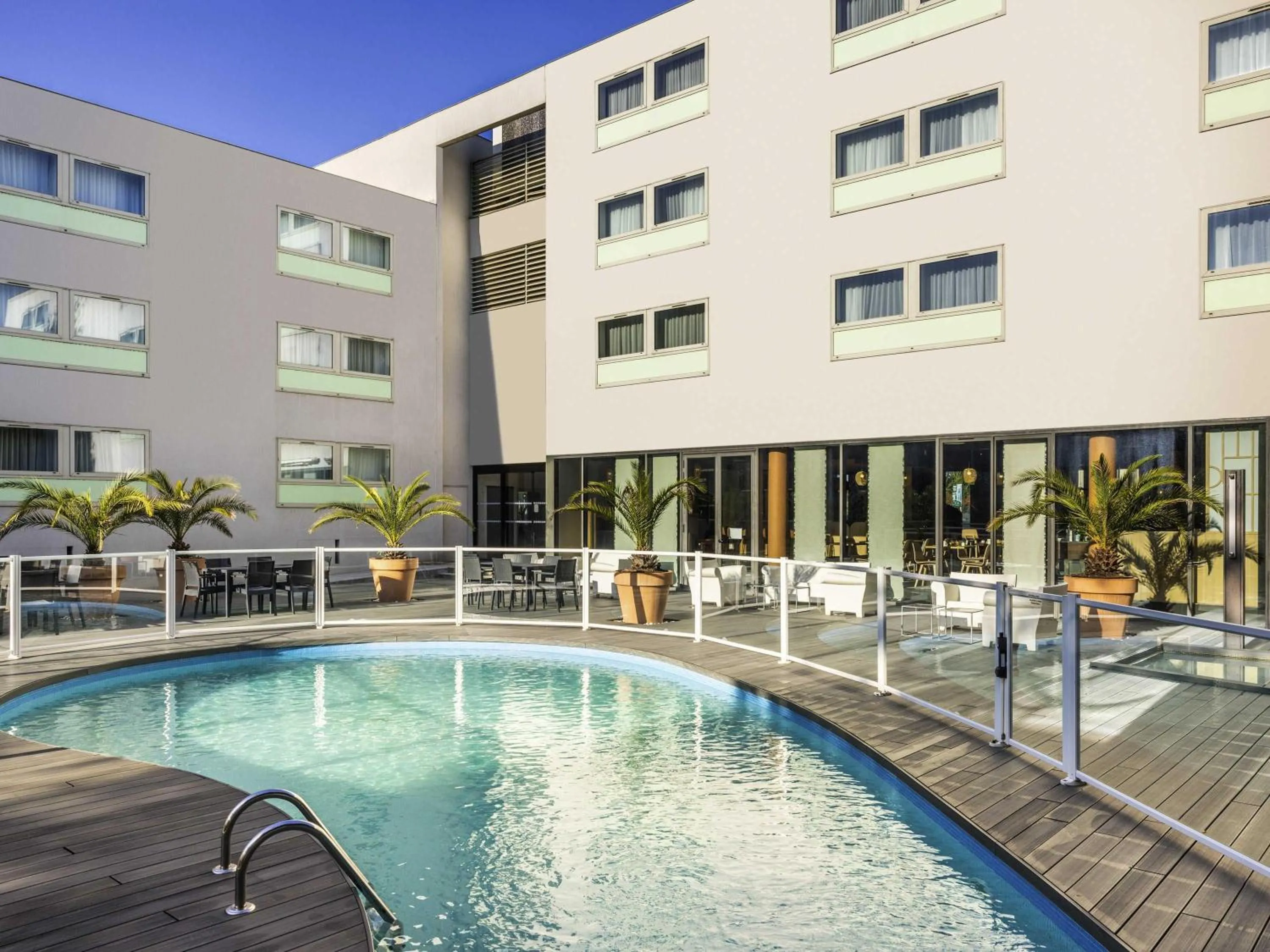 Pool view in Mercure Agen Centre