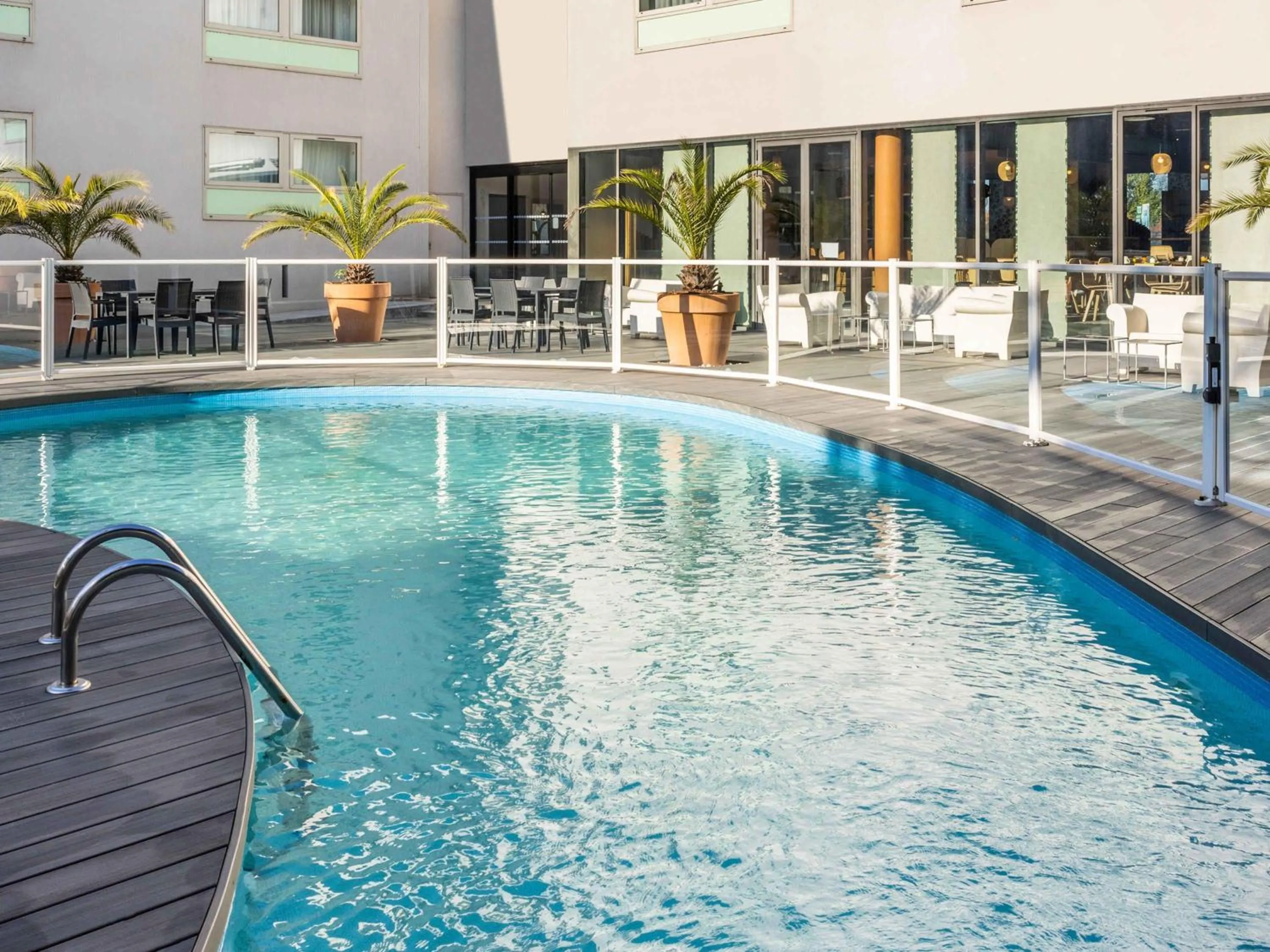 Pool view in Mercure Agen Centre