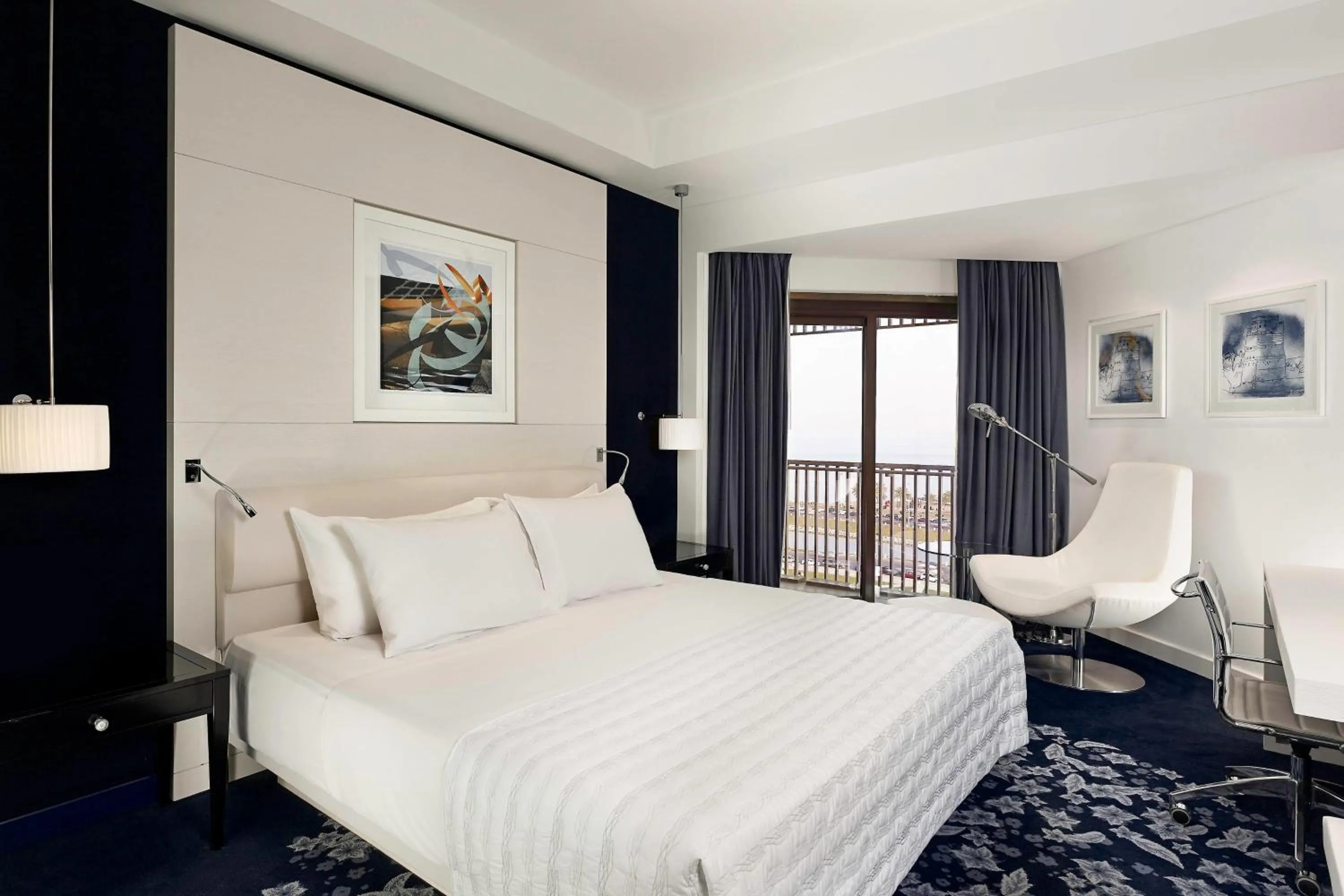 Photo of the whole room, Bed in Le Meridien Al Khobar