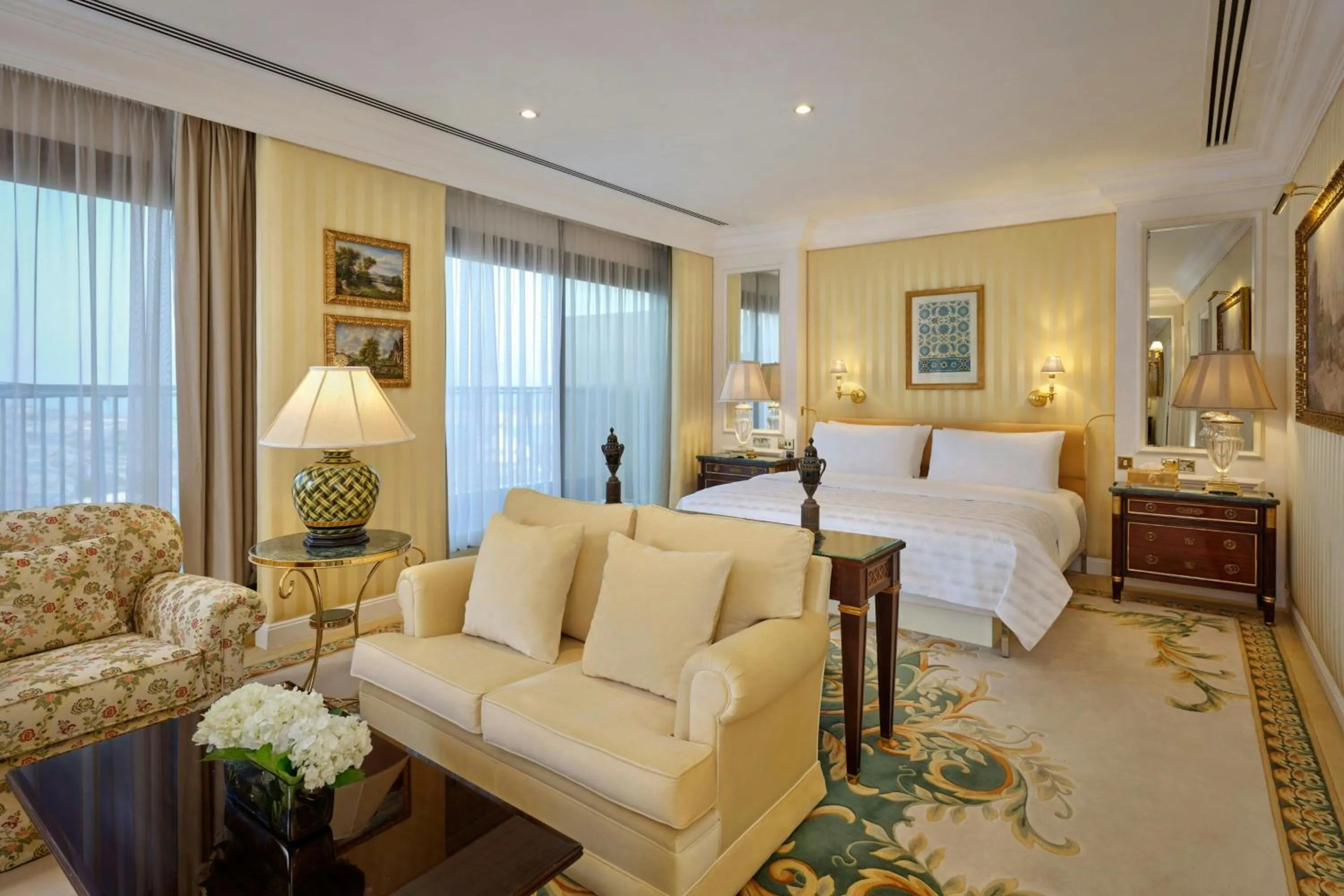 Bedroom, Bed in Le Meridien Al Khobar