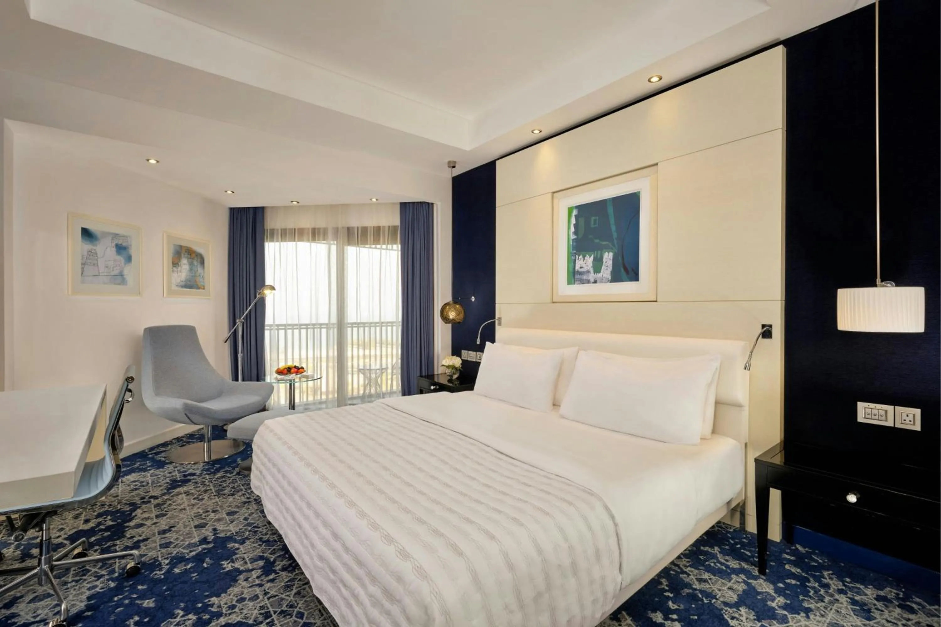 Photo of the whole room, Bed in Le Meridien Al Khobar